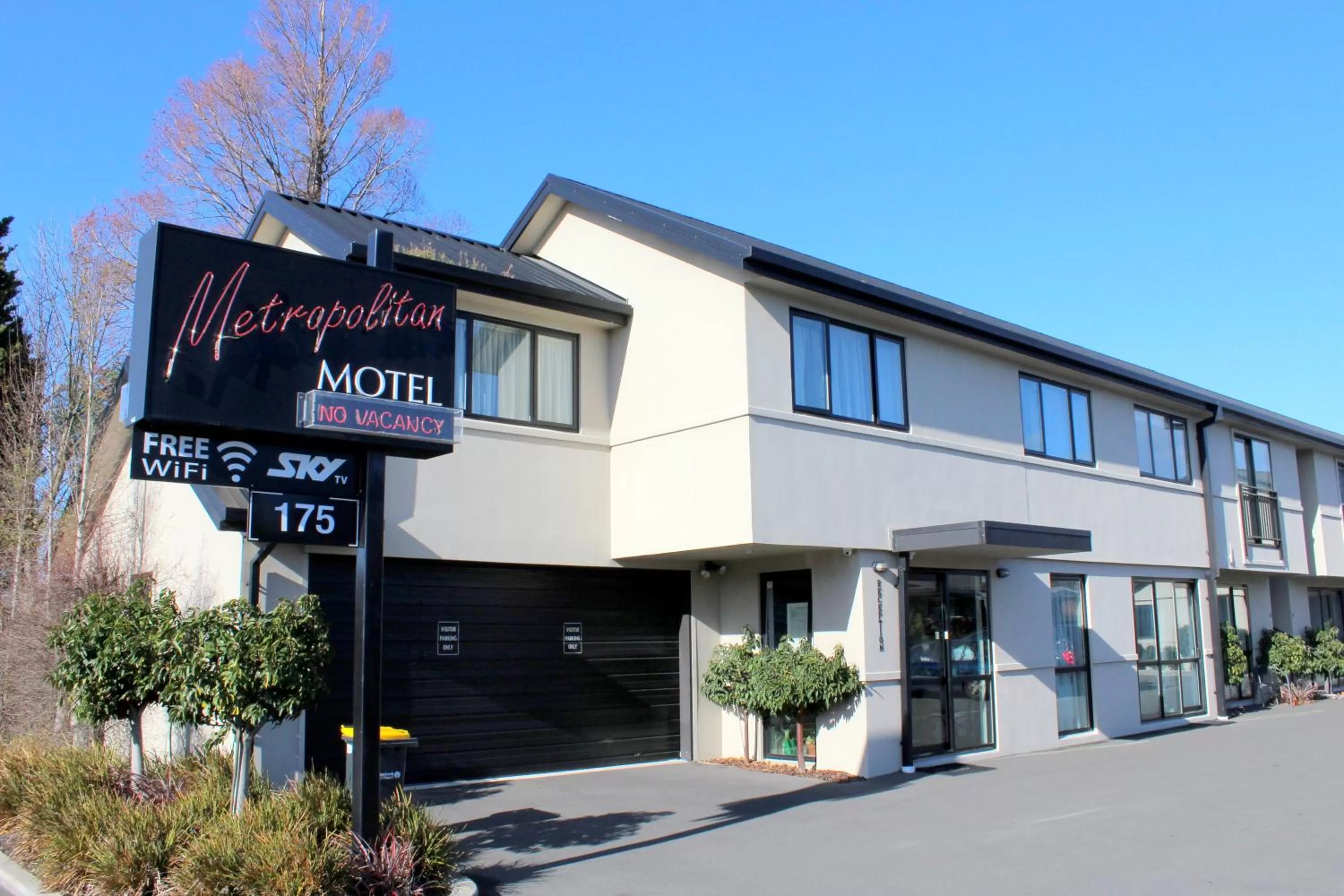 Facade/entrance in Metropolitan Motel on Riccarton - 2 mins walk to Westfield