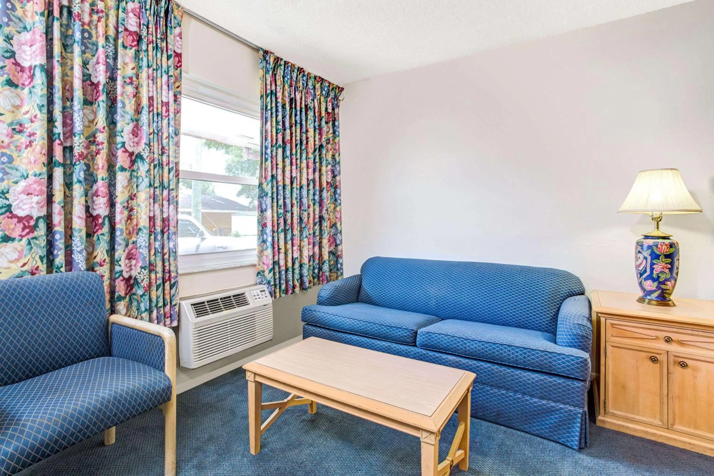 Photo of the whole room in Knights Inn Kissimmee