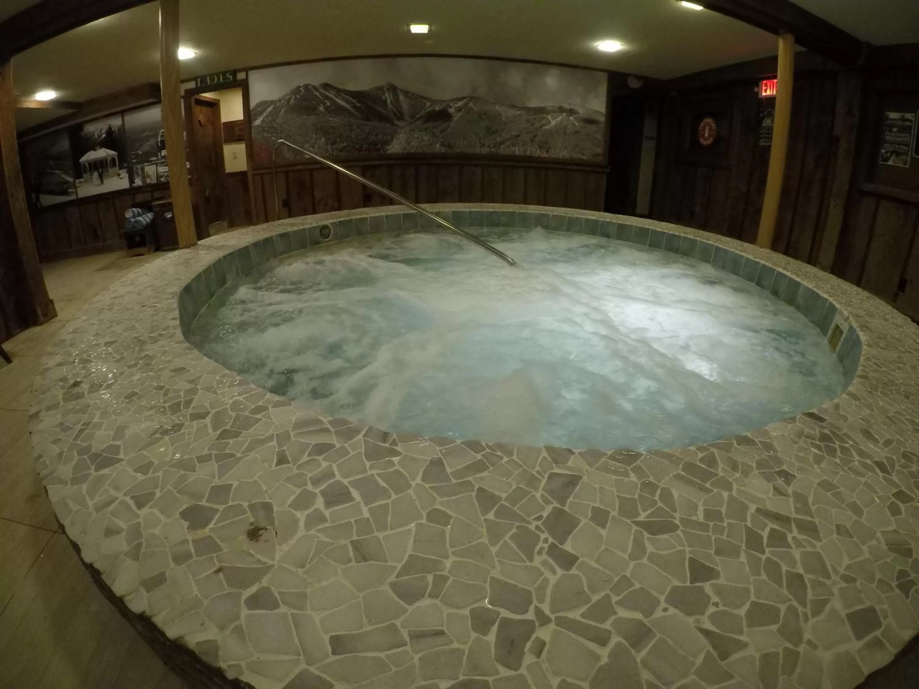 Hot Tub in Summit Lodge