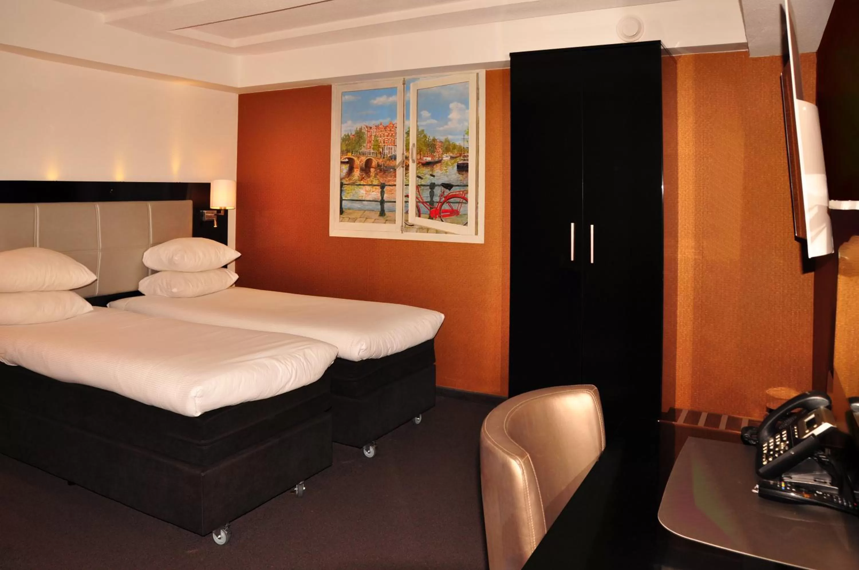 Bed in Hotel Mansion