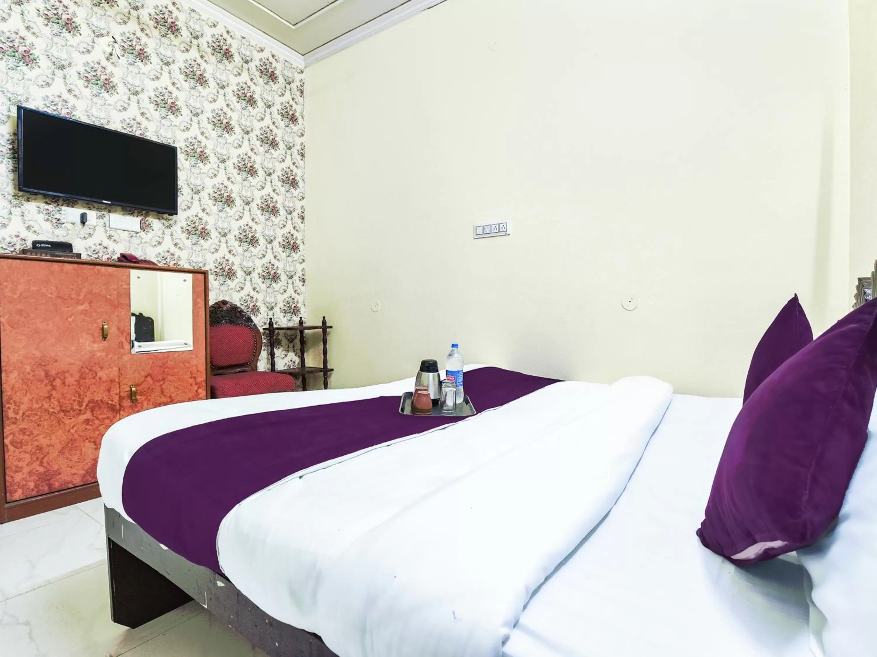 Bed in The Maurvi Inn