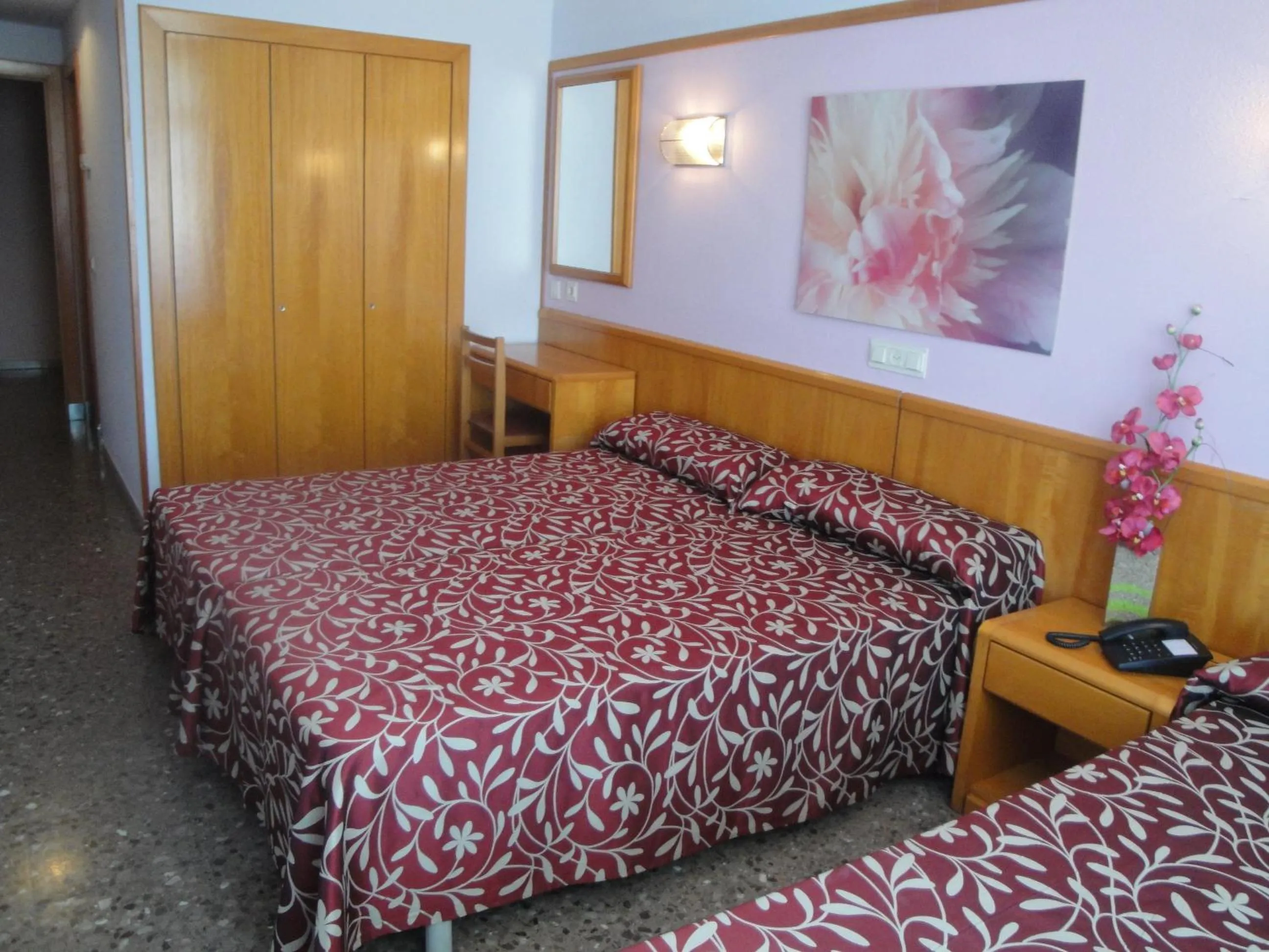 Bed in Hotel Esplendid