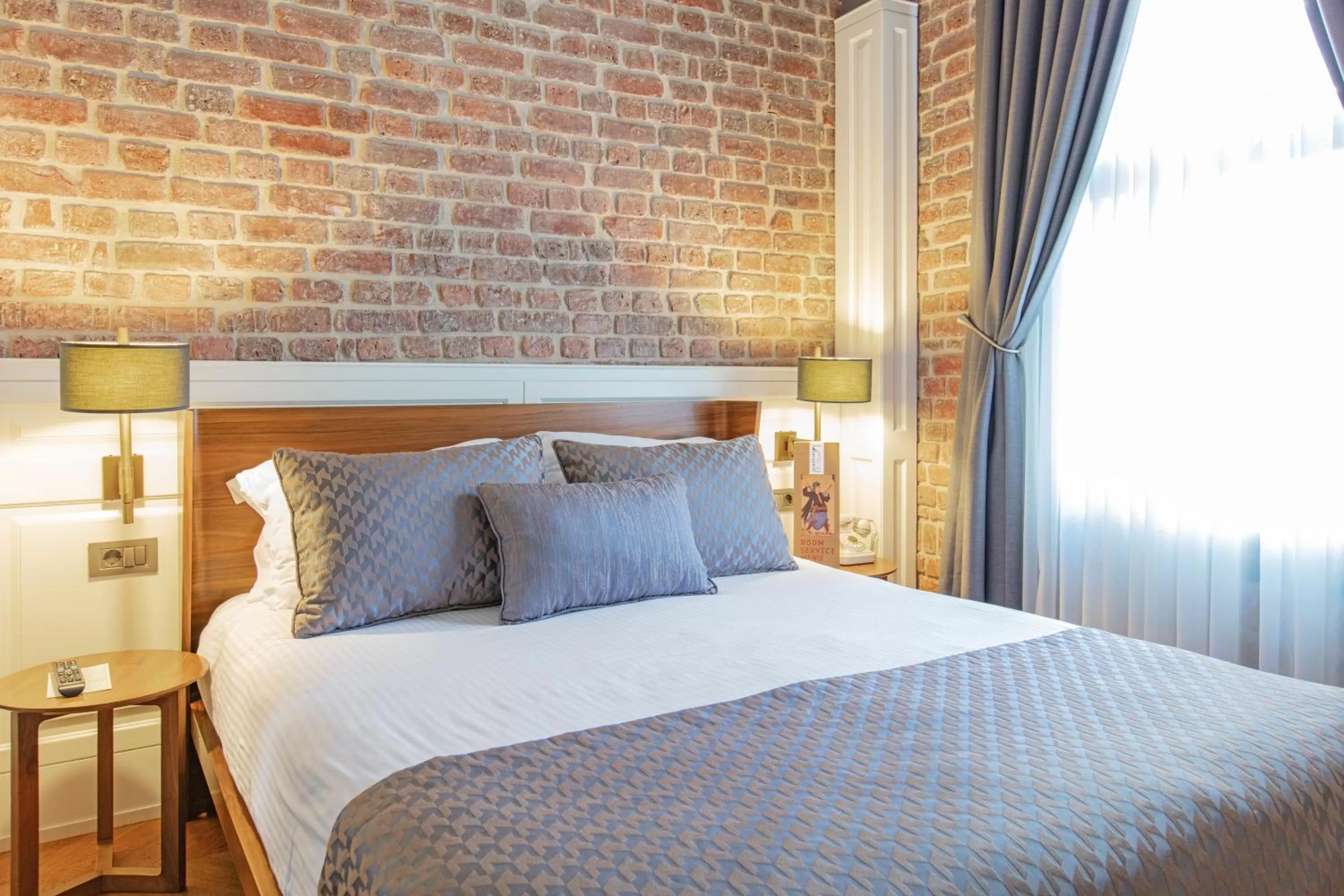 Bed in Hotel Miniature - Ottoman Mansion