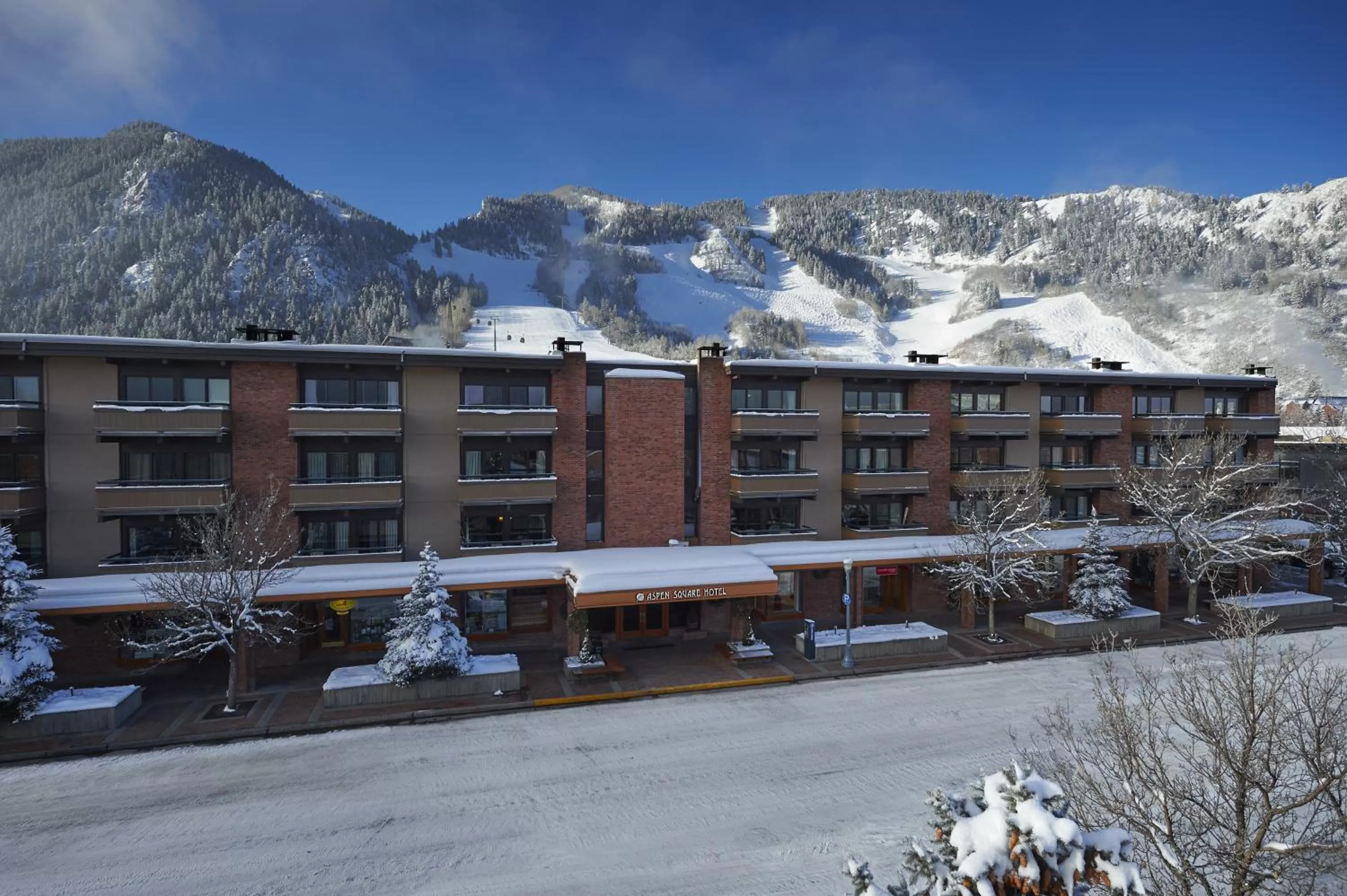 Facade/entrance in Aspen Square Condominium Hotel