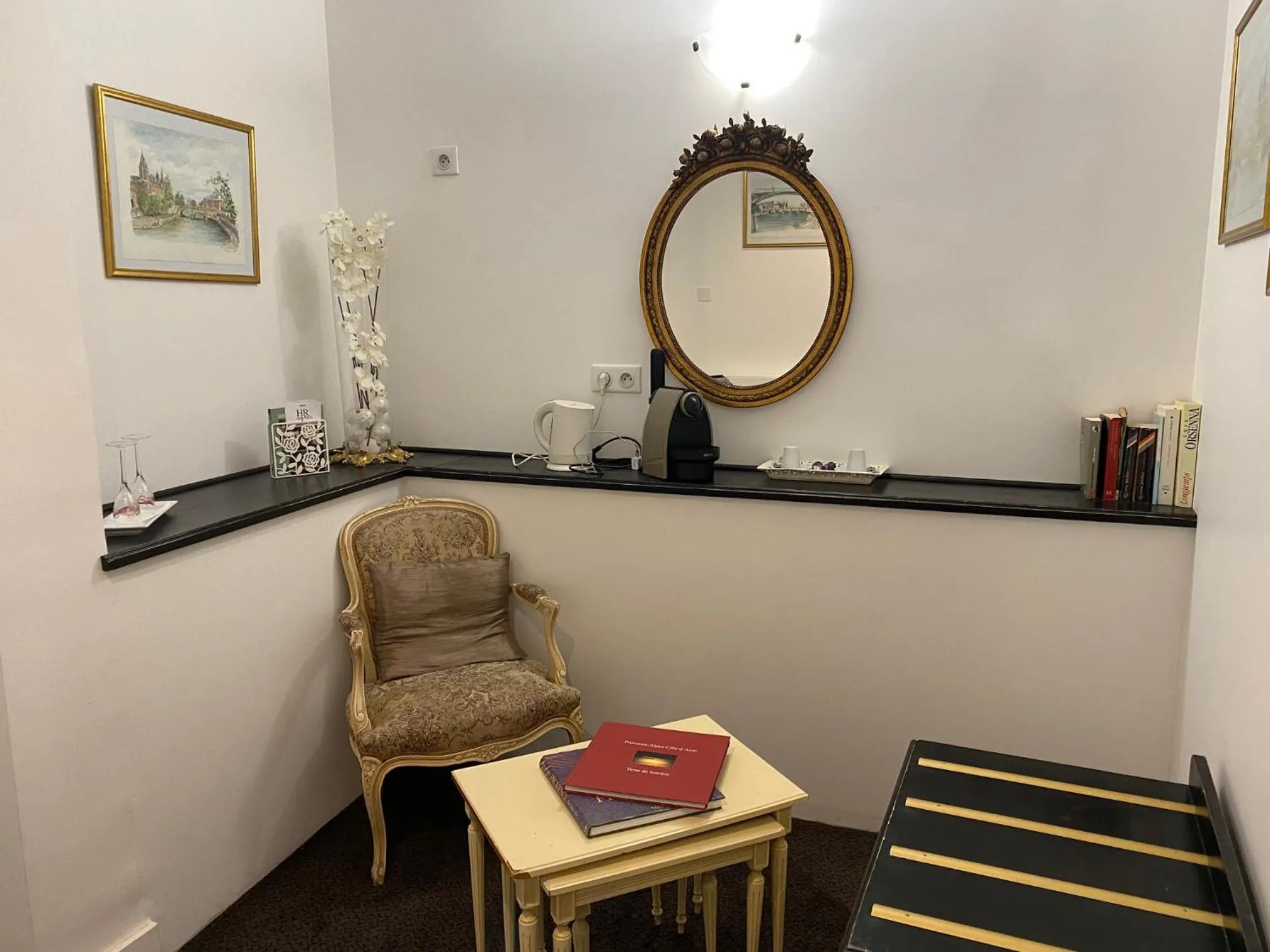 Living room in Logis Hôtel Restaurant du Parc