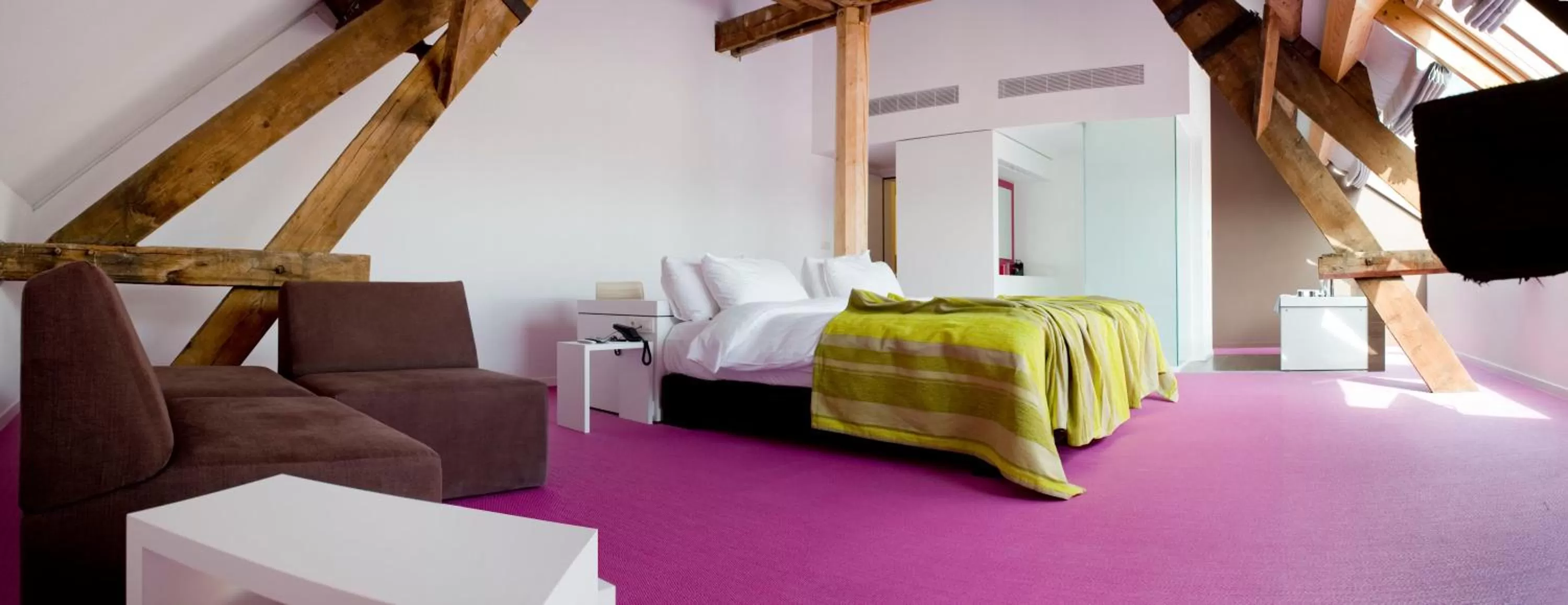 Photo of the whole room, Bed in Eburon Hotel