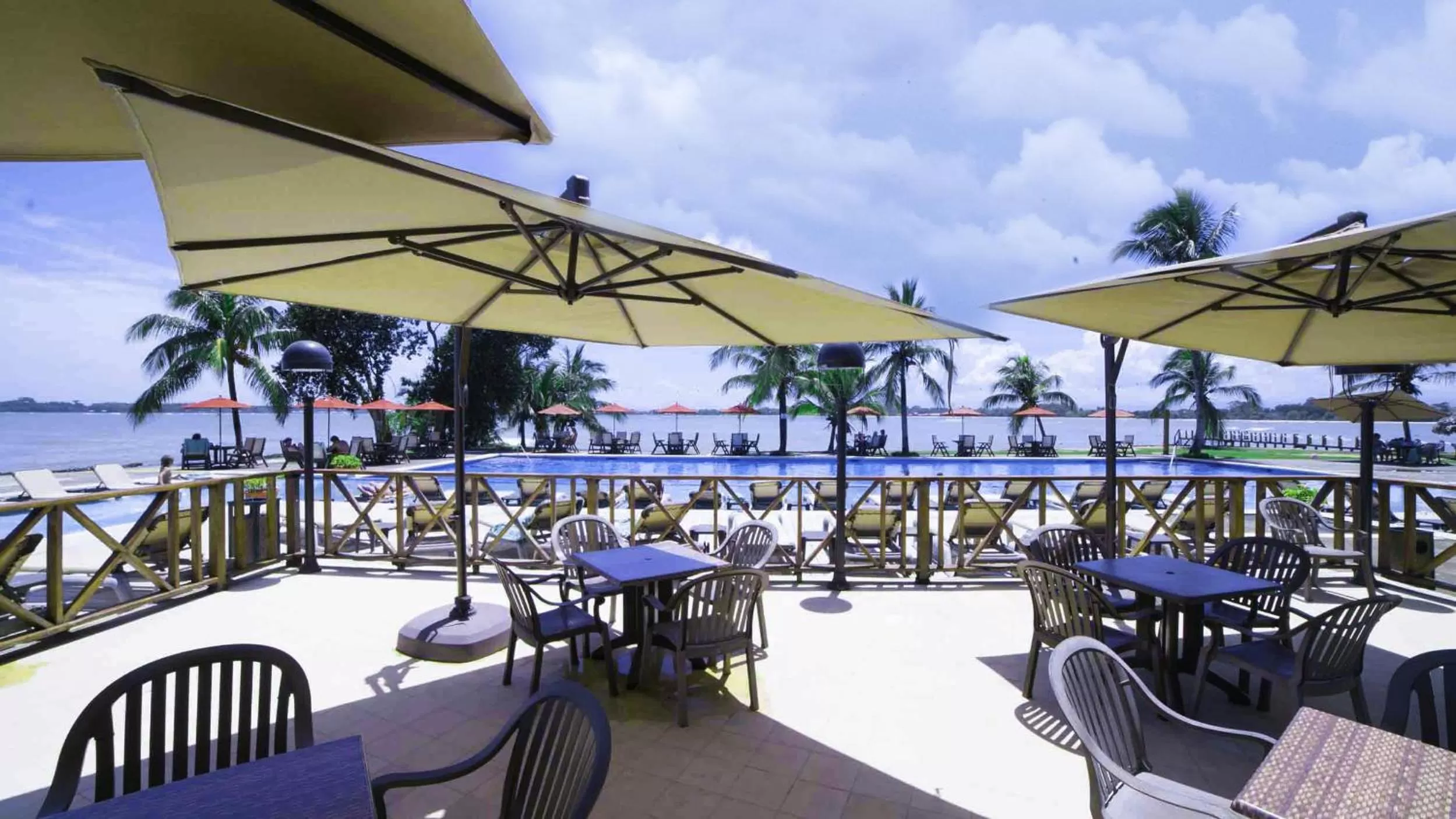 Restaurant/Places to Eat in Playa Tortuga Hotel and Beach Resort