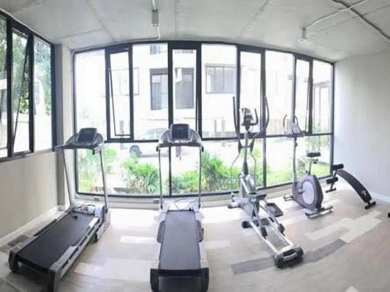 Fitness centre/facilities in Izen Plus Budget Hotel & Residence