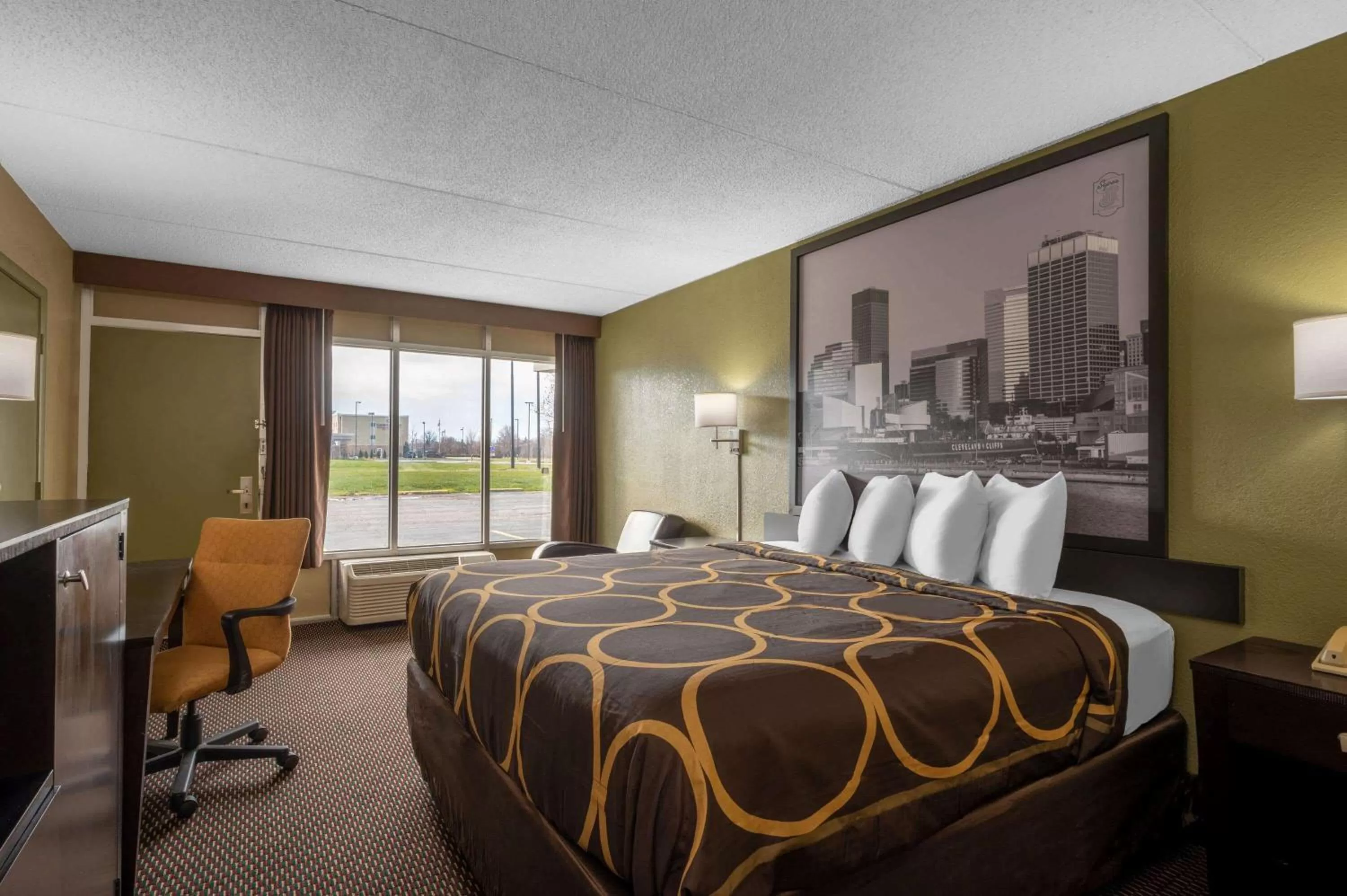 Photo of the whole room, Bed in Super 8 by Wyndham Perrysburg-Toledo