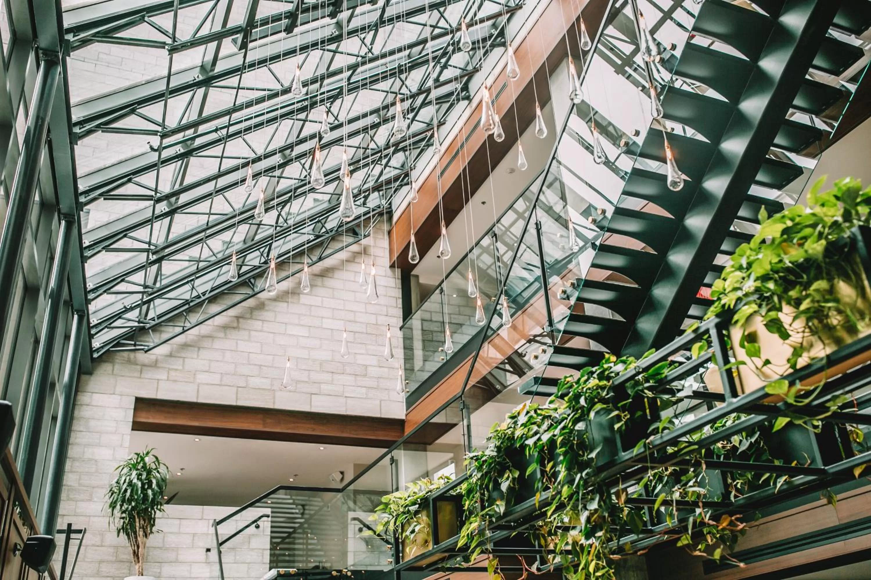 Communal lounge/ TV room in William Gray by Gray Collection