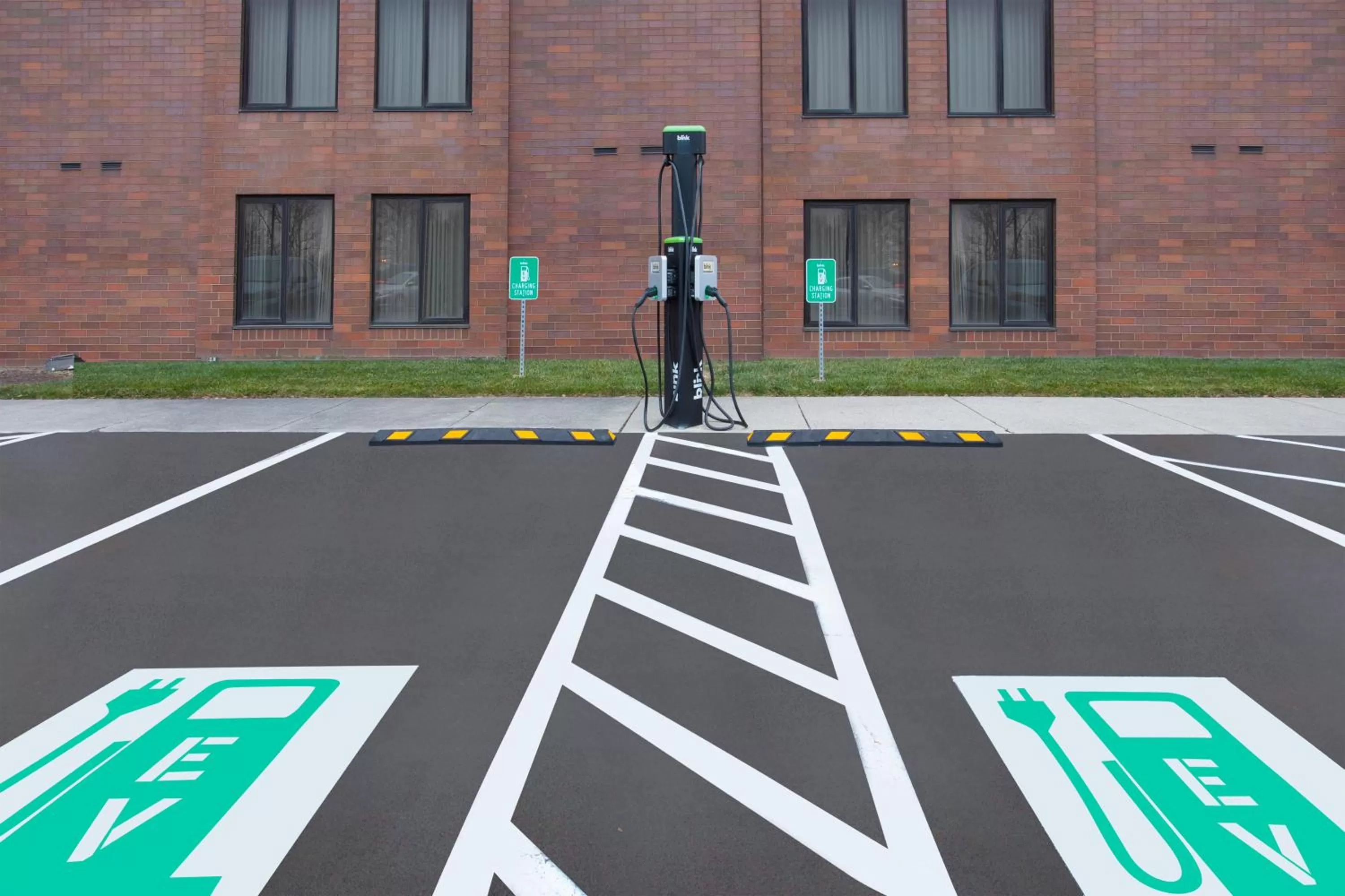 Parking in Columbus Airport Marriott