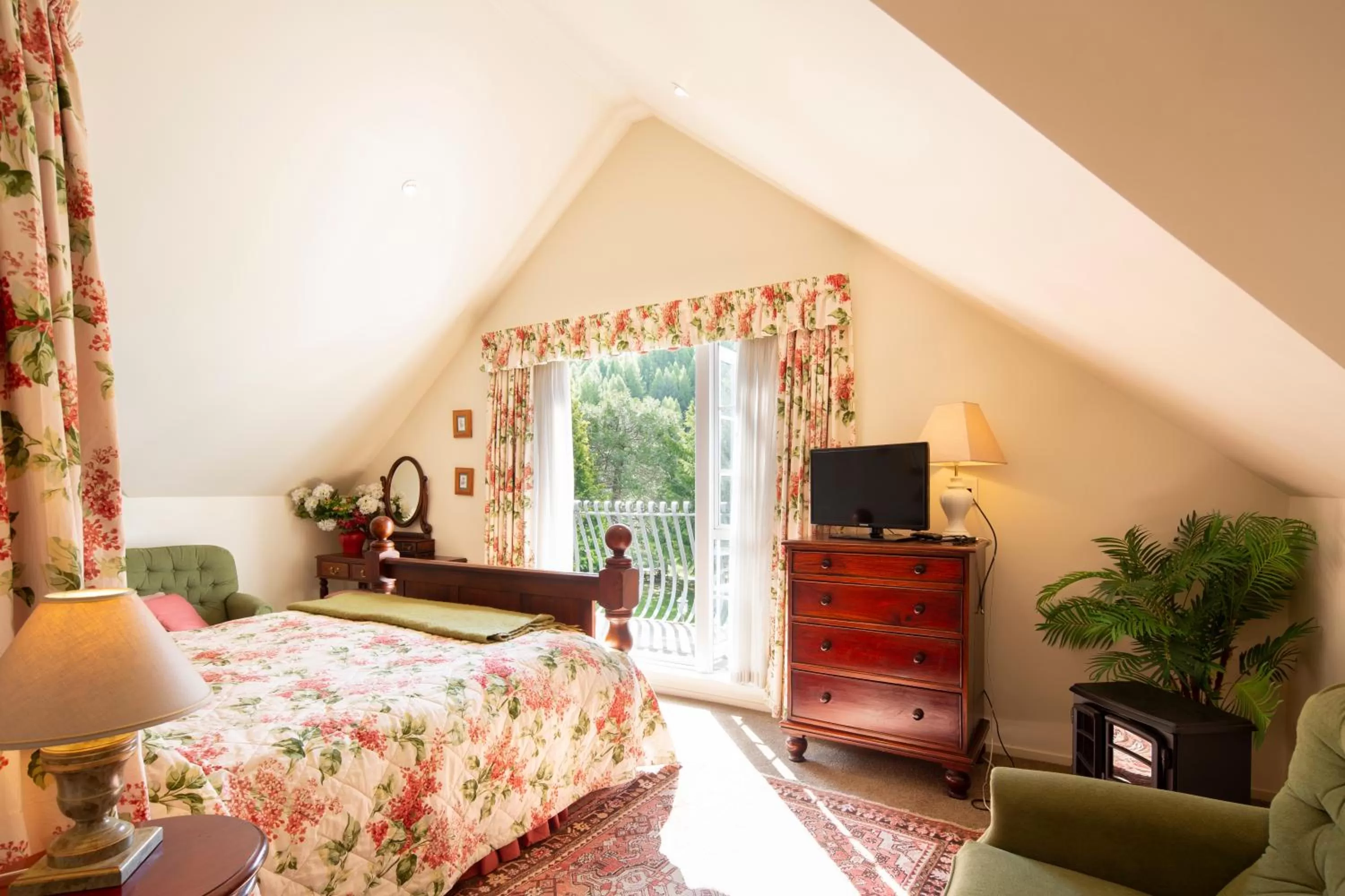 Photo of the whole room in Trelawn Place