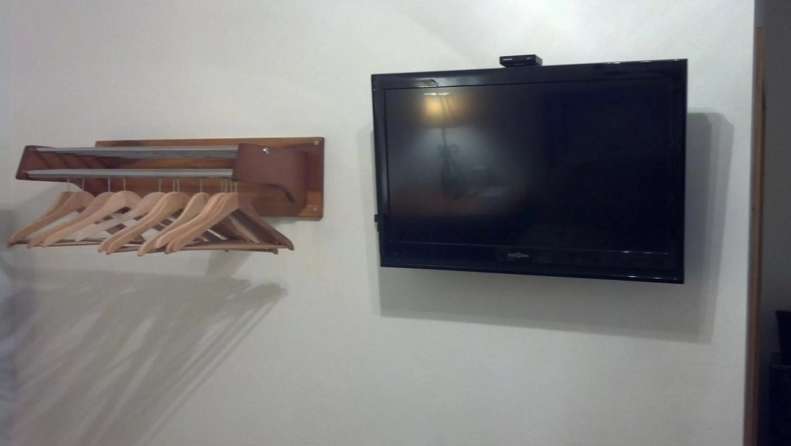 TV and multimedia, TV/Entertainment Center in Buffalo Chip's Ranch House Motel