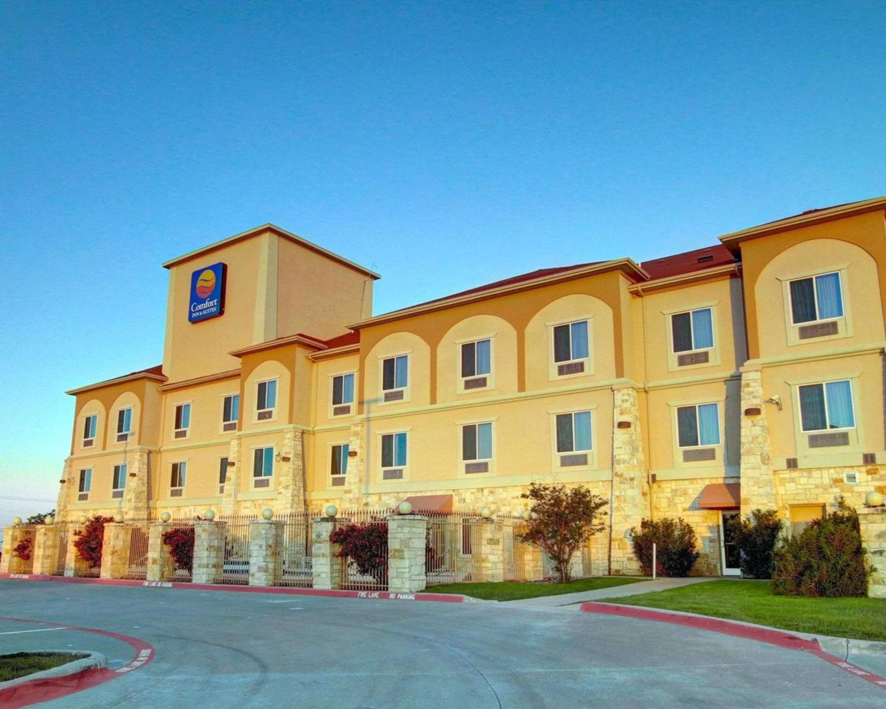Property building in Comfort Inn & Suites