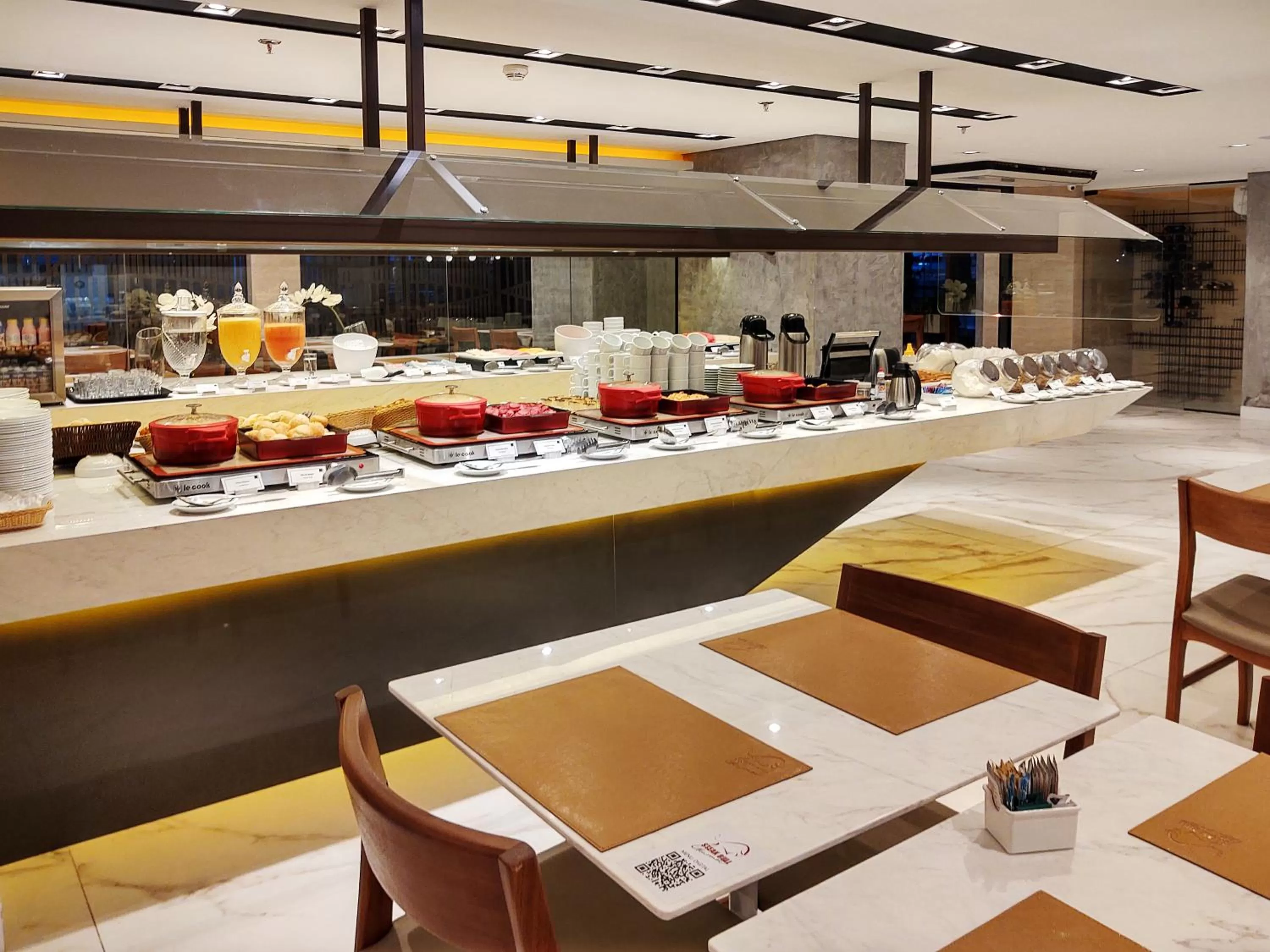 Restaurant/places to eat in Lets Idea Brasília Hotel