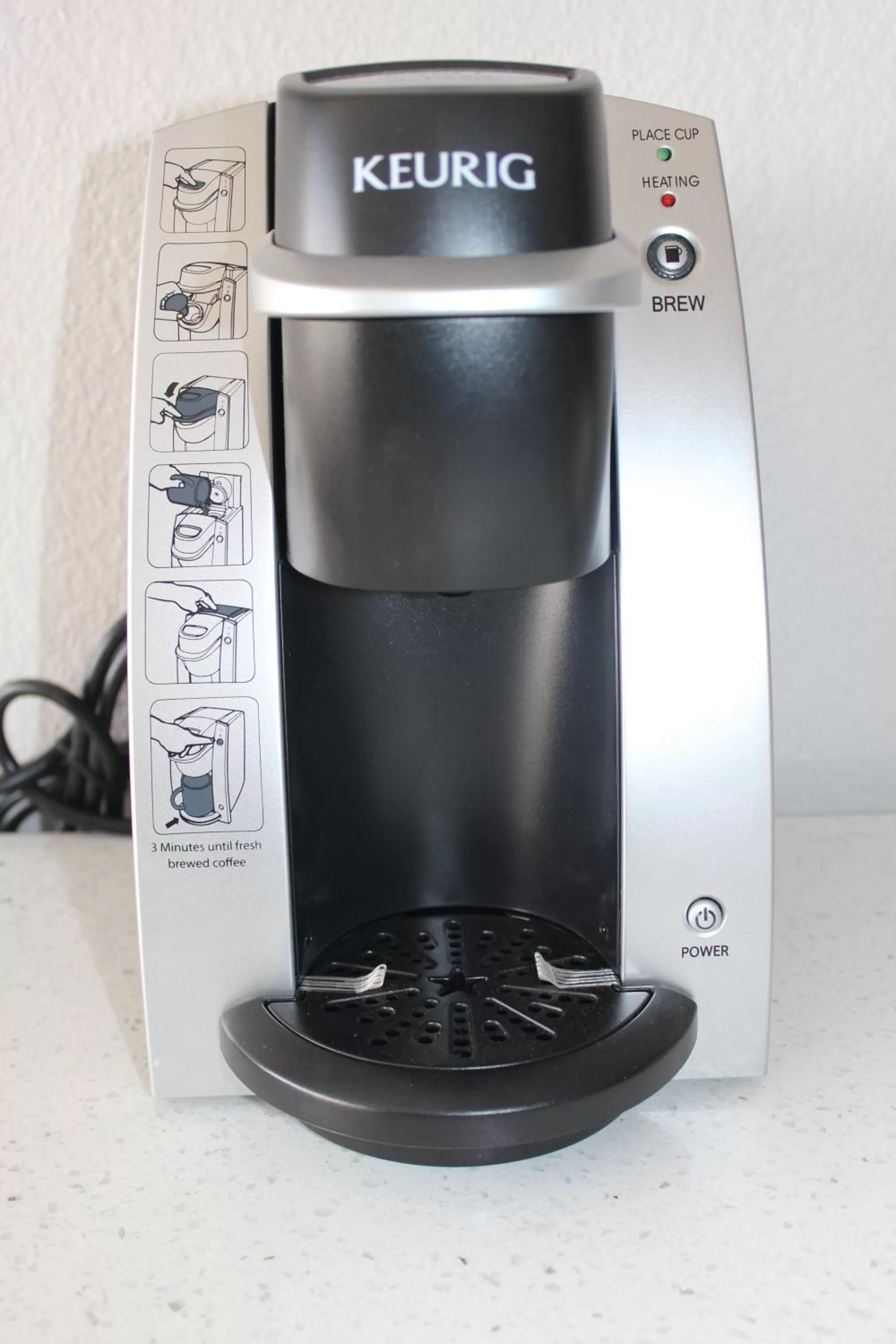 Coffee/tea facilities in Radisson Hotel Oakland Airport