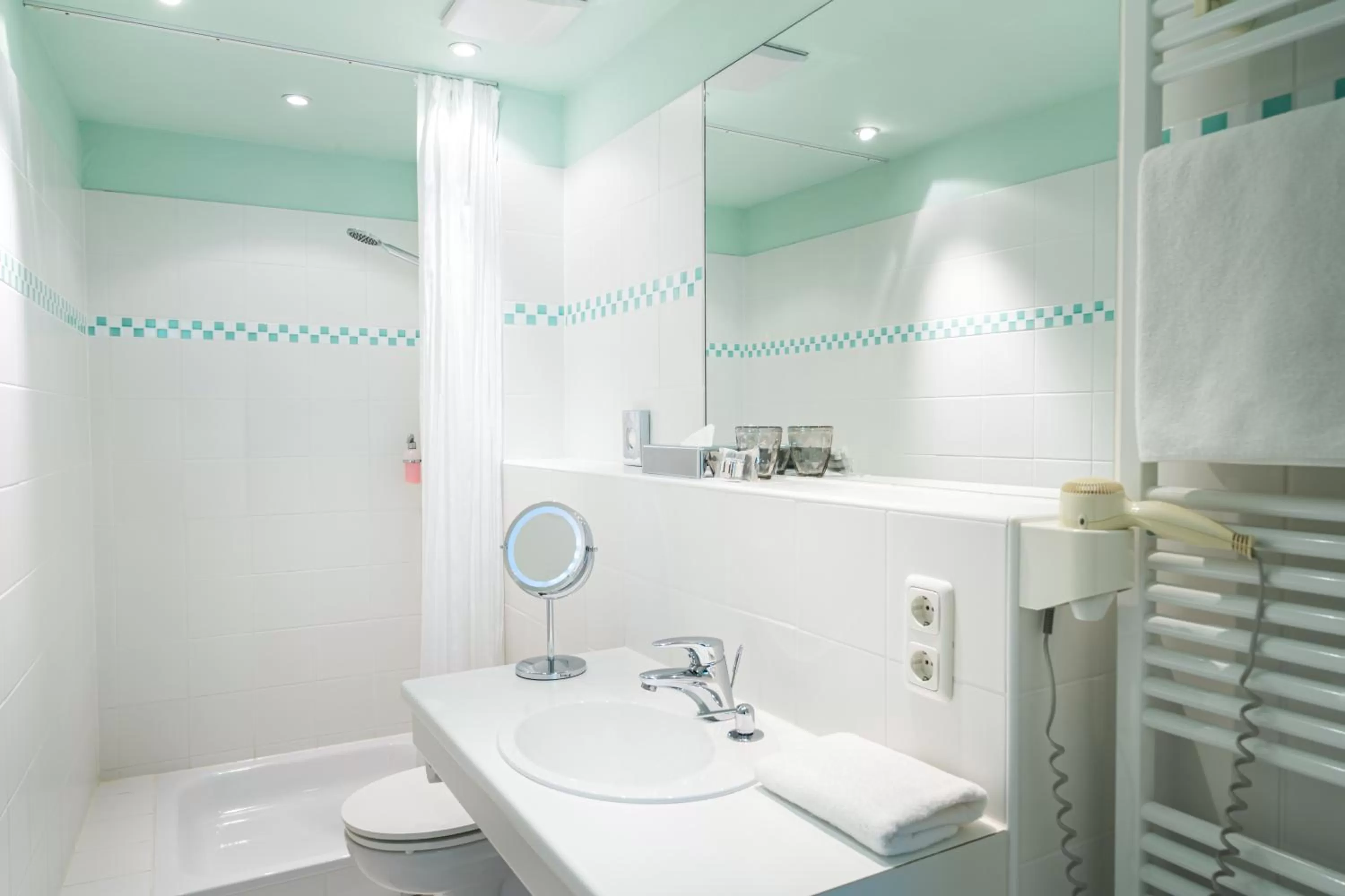 Shower in Arthotel ANA Fleur