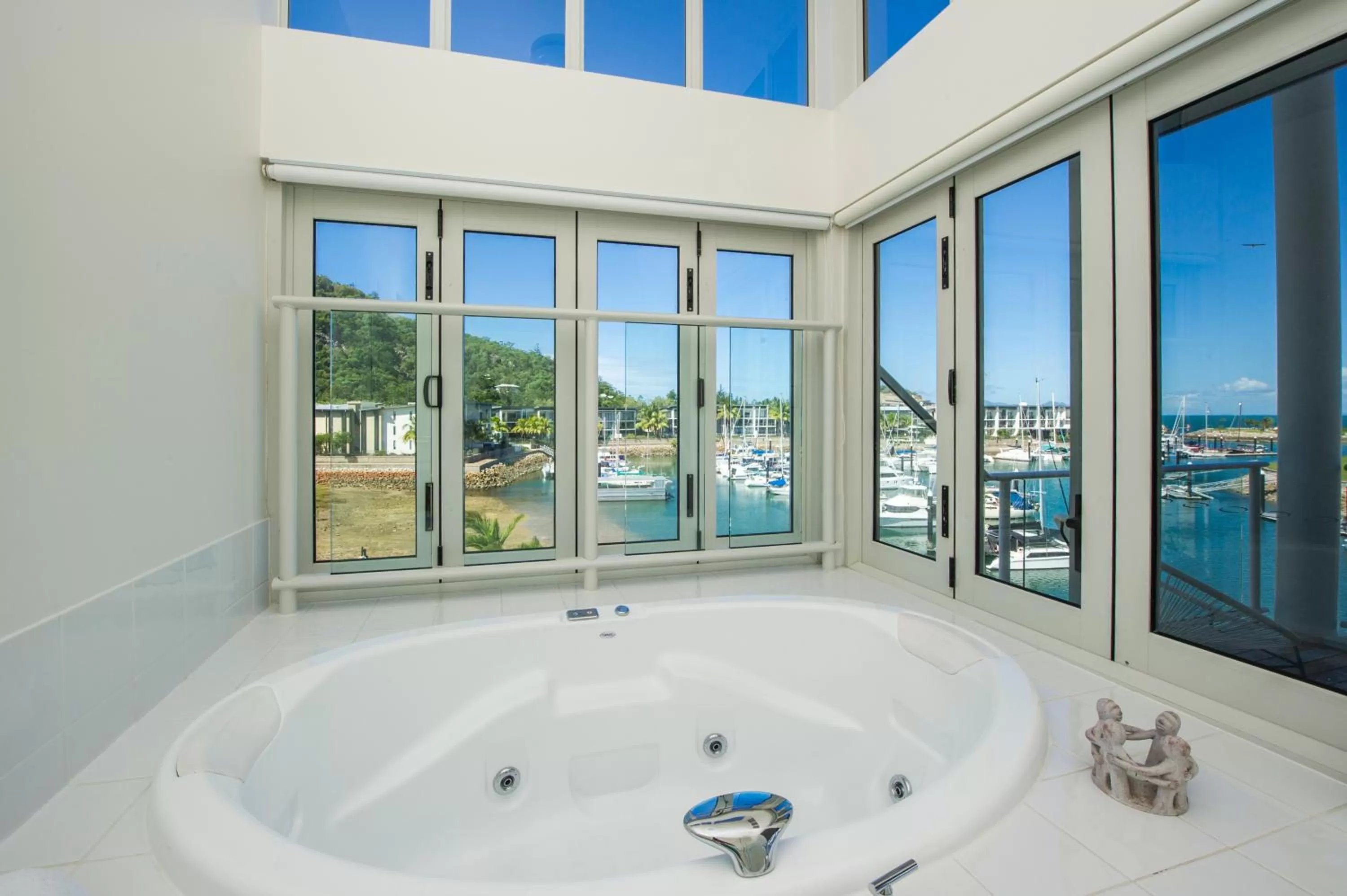 Bathroom in Beachside Magnetic Harbour Apartments