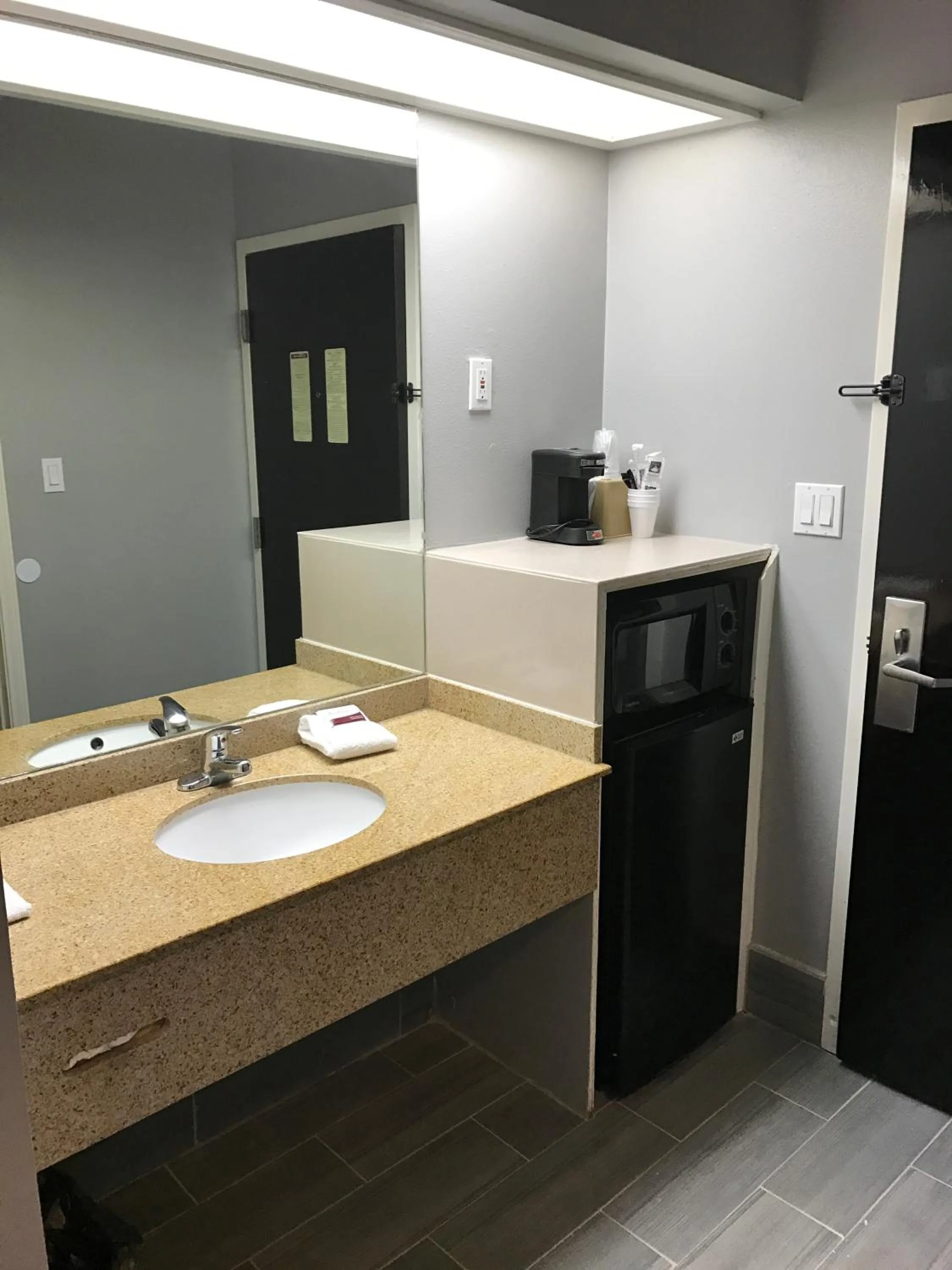 Bathroom in Express Inn Weslaco/Mercedes