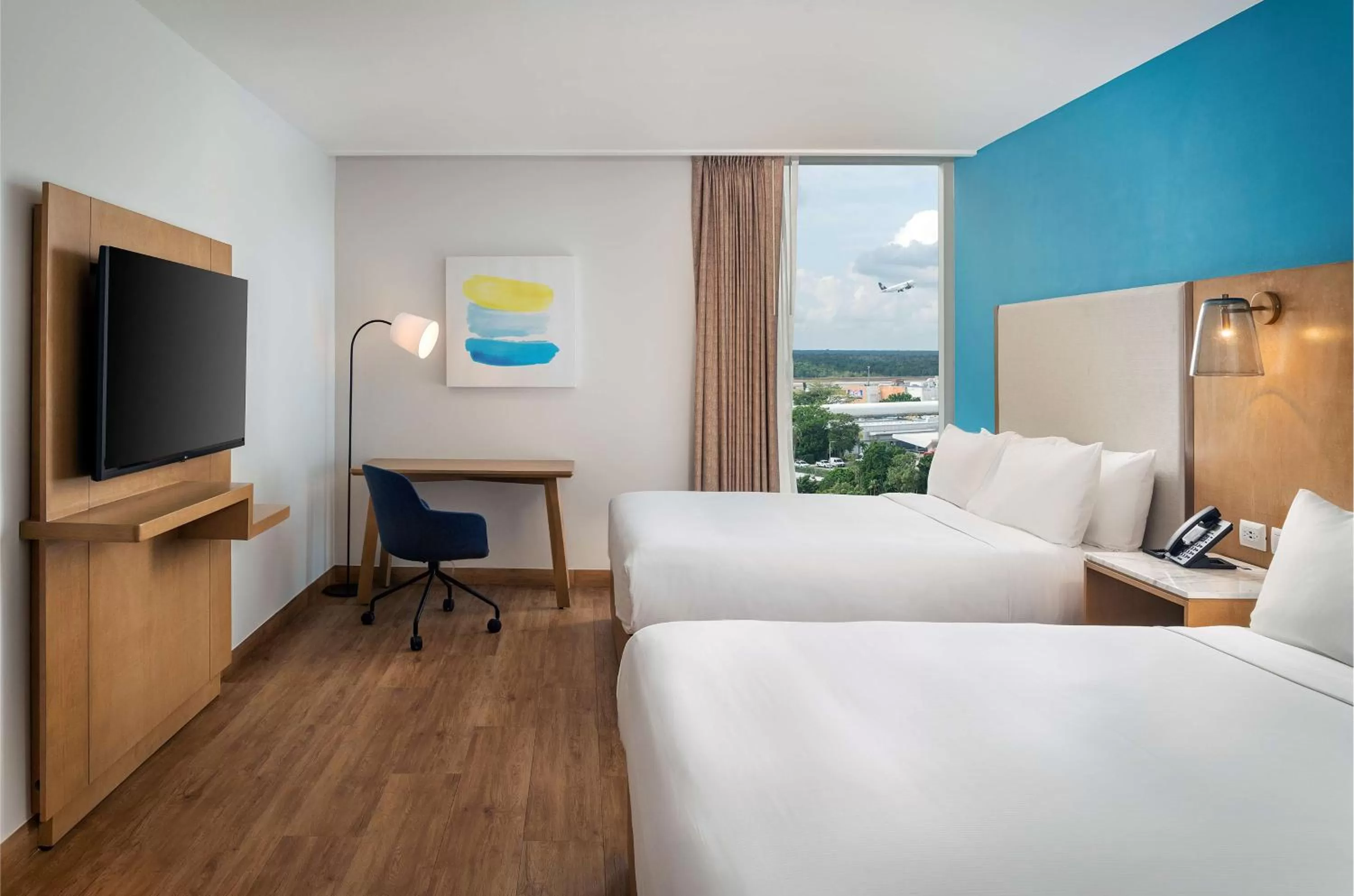 Bedroom, Bed in Hilton Garden Inn Cancun Airport