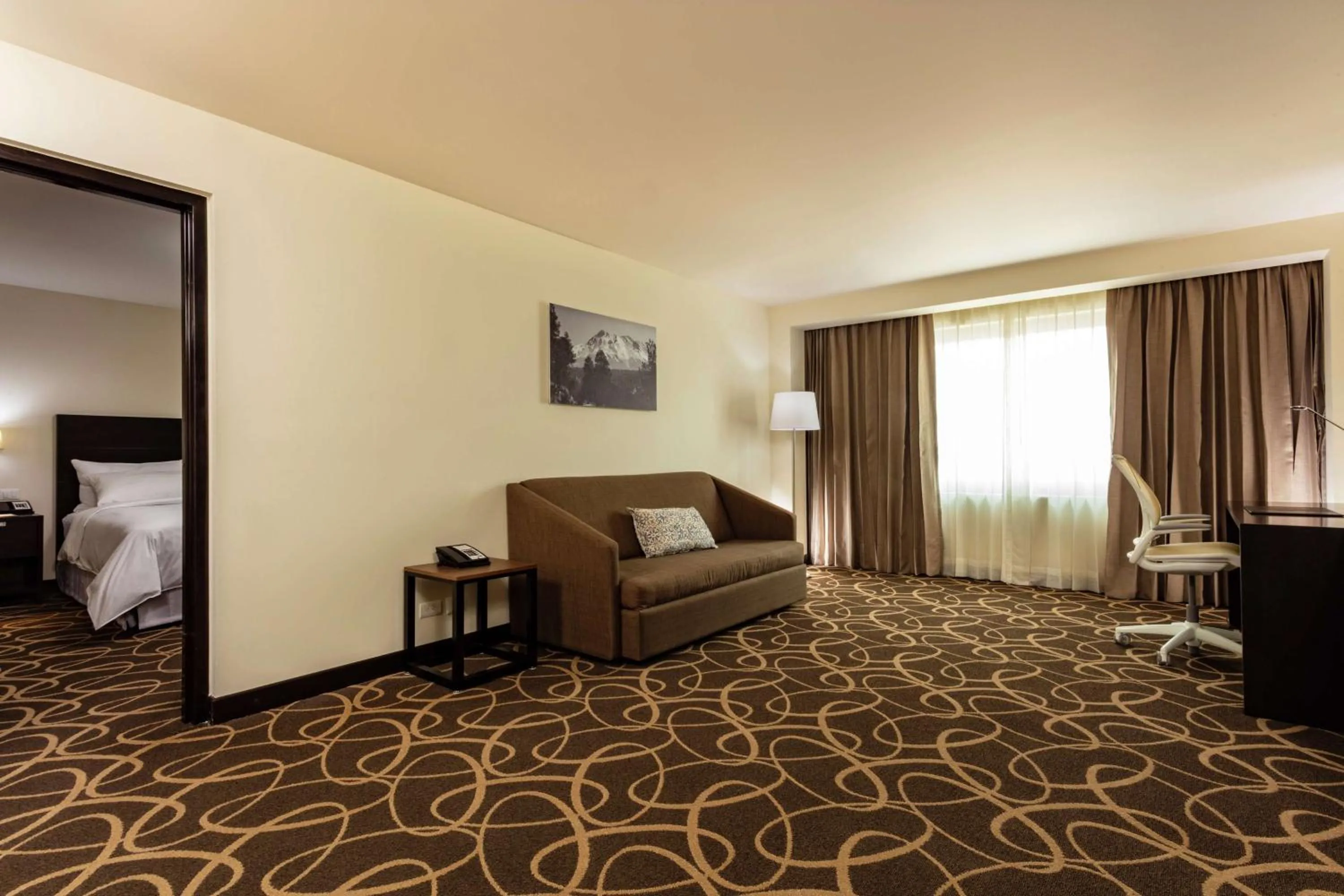 Bedroom, Bed in Doubletree By Hilton Toluca