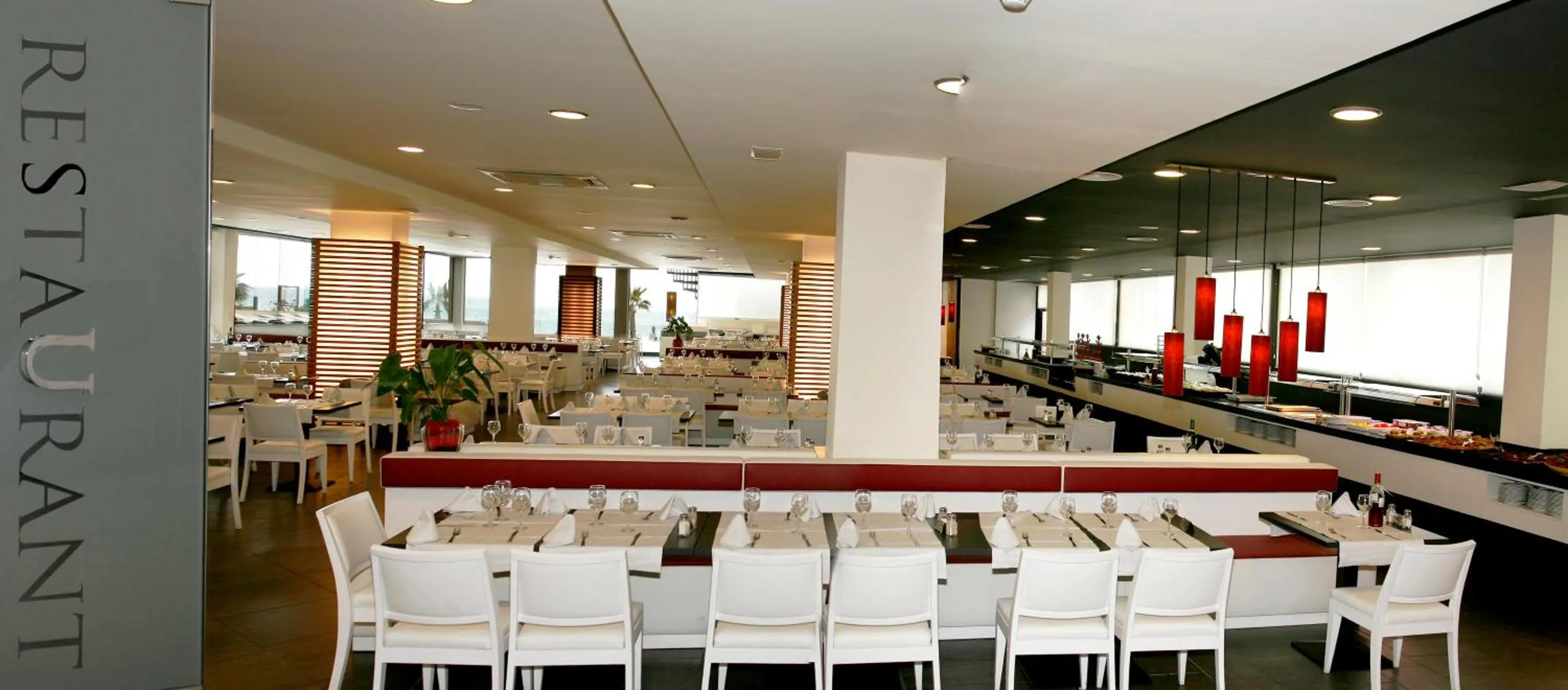 Restaurant/places to eat in Hotel Augustus