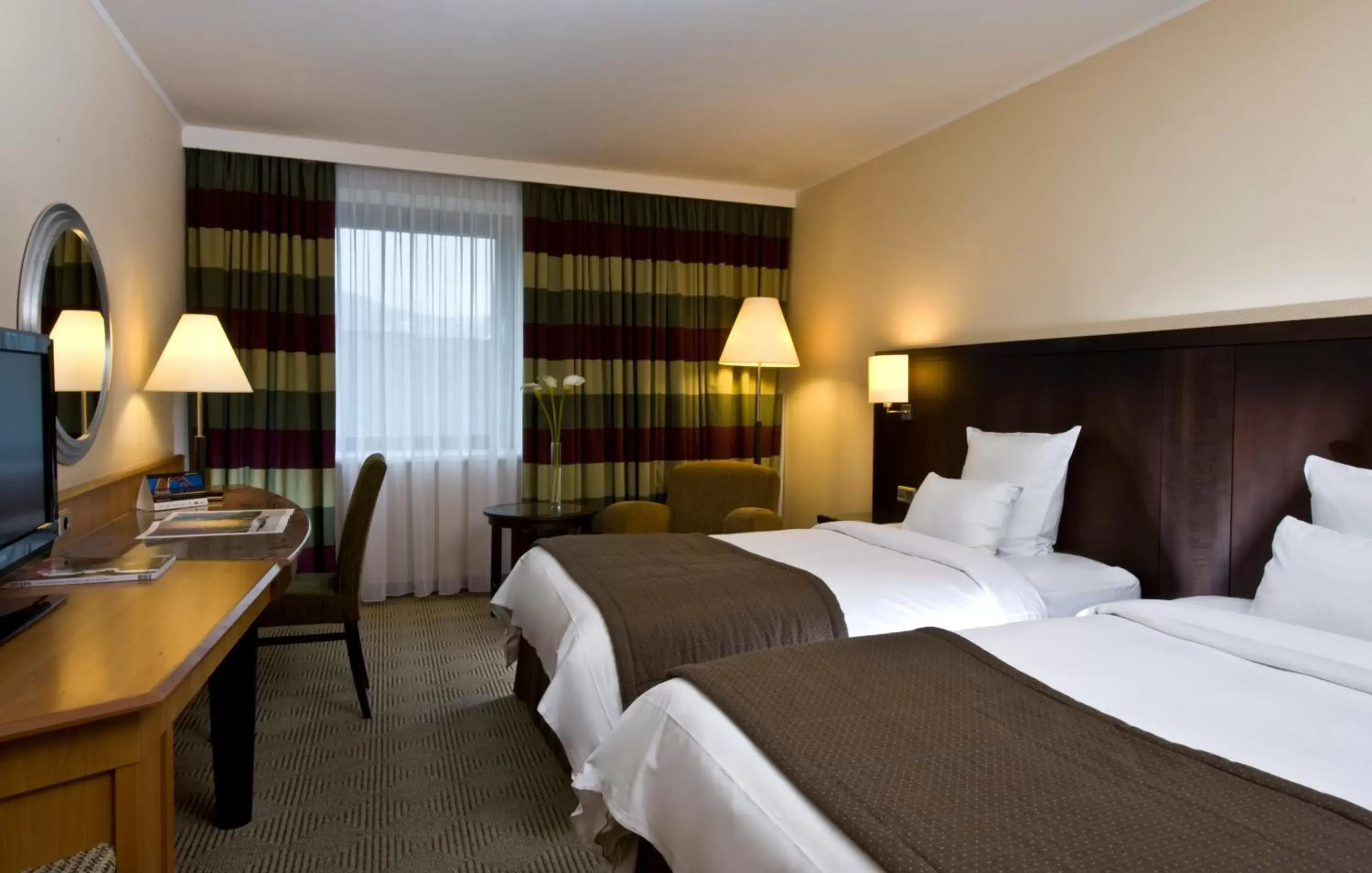 Classic Room in Wyndham Grand Salzburg Conference Centre Classic Room in Wyndham Grand Salzburg Conference Centre