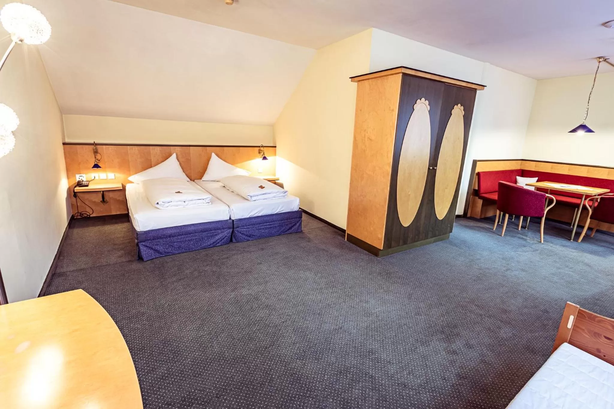 Photo of the whole room, Bed in Brauhaus zu Murau