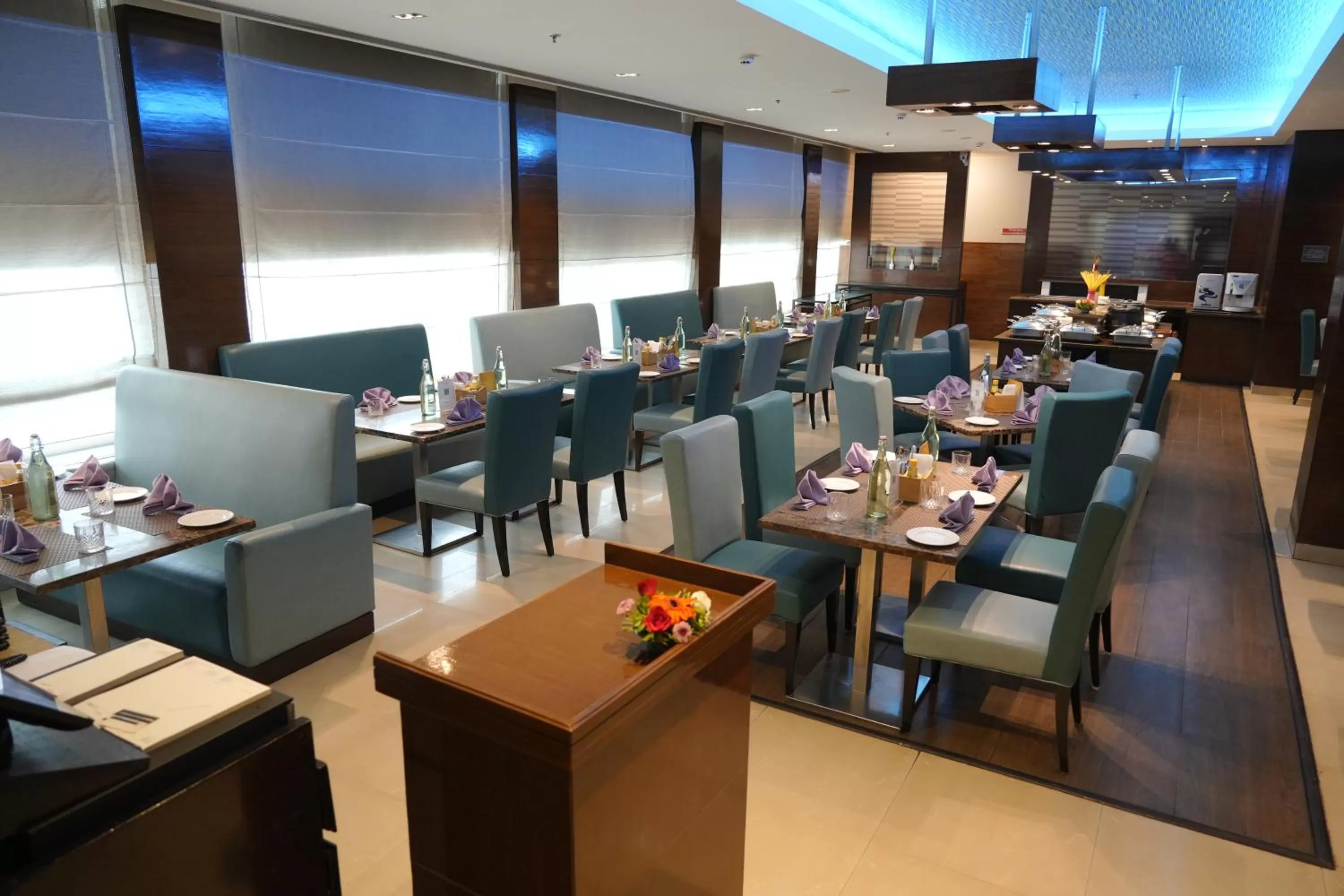 Restaurant/places to eat in Four Points by Sheraton Vadodara