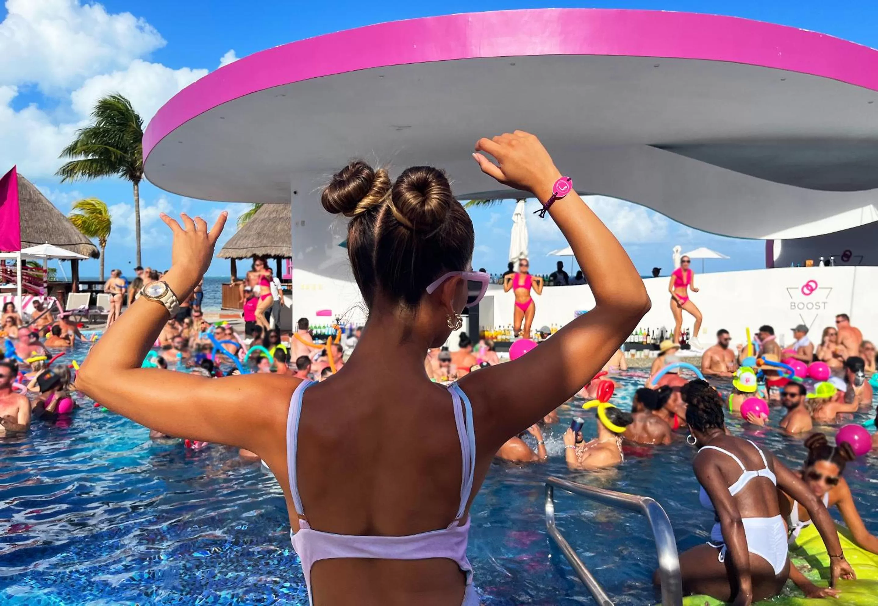 Swimming pool in Temptation Cancun Resort - All Inclusive - Adults Only