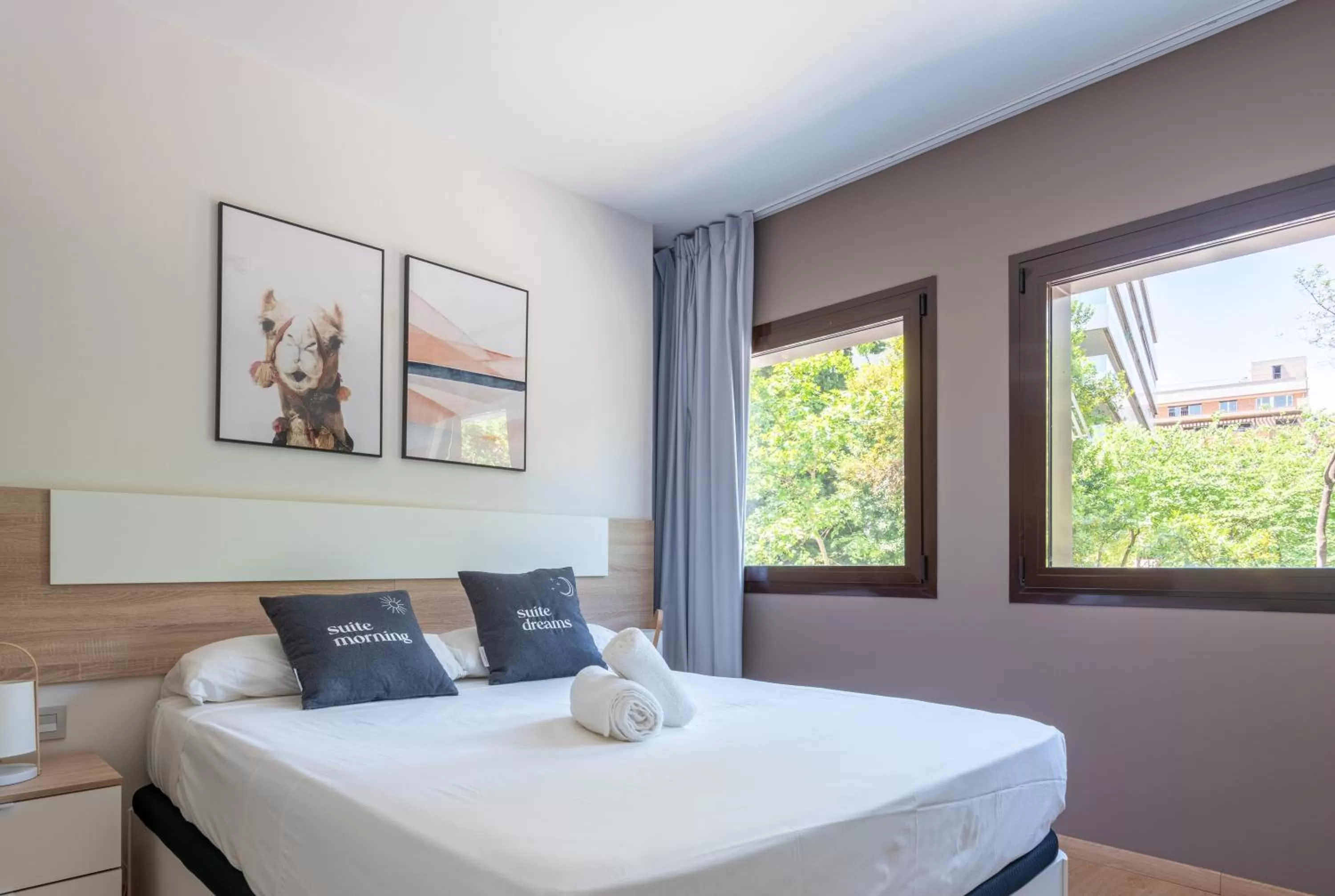 Bed in Limehome Barcelona Carrer de Fontcoberta - Digital Access