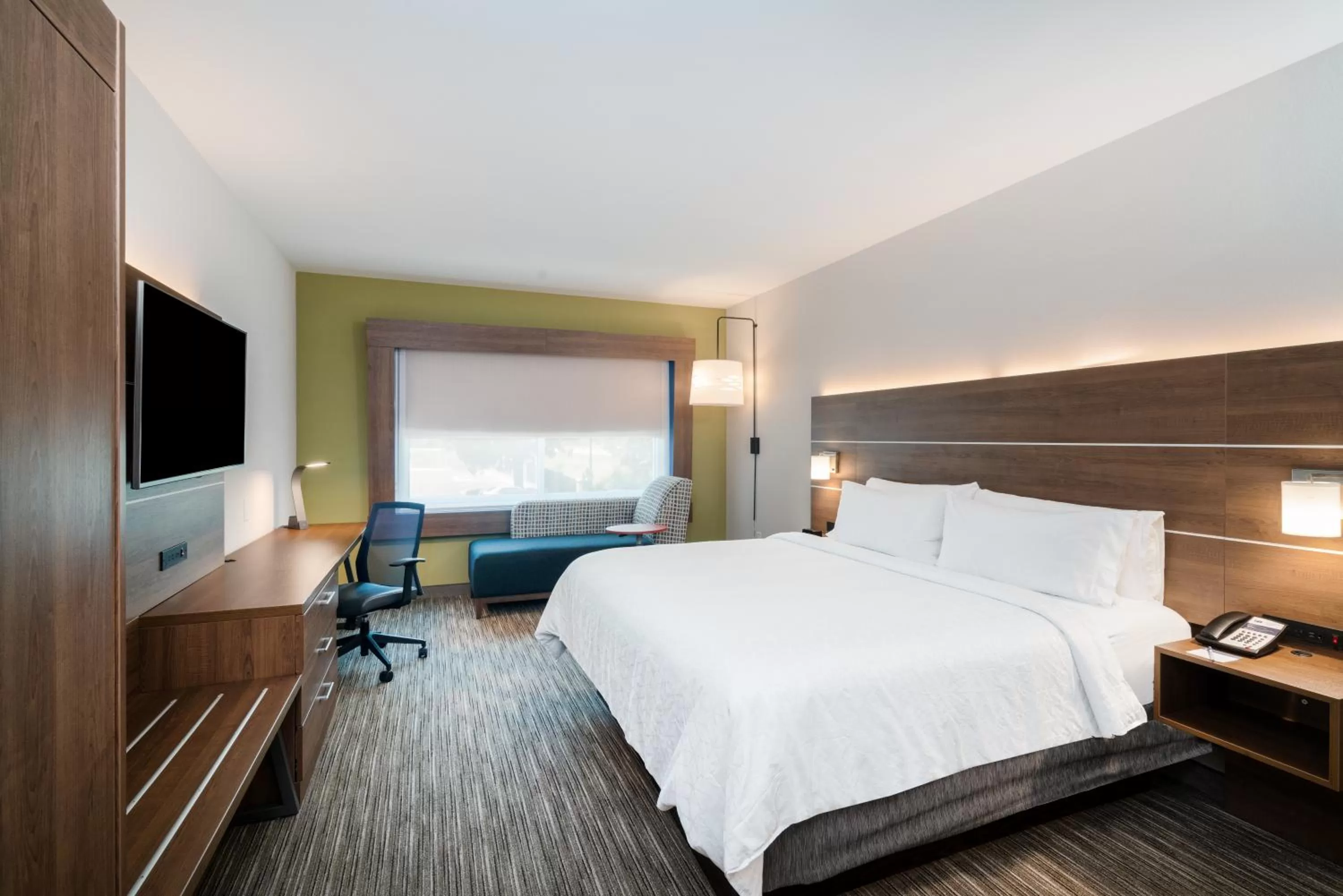 Bedroom, Bed in Holiday Inn Express & Suites Atlanta Airport NE - Hapeville by IHG