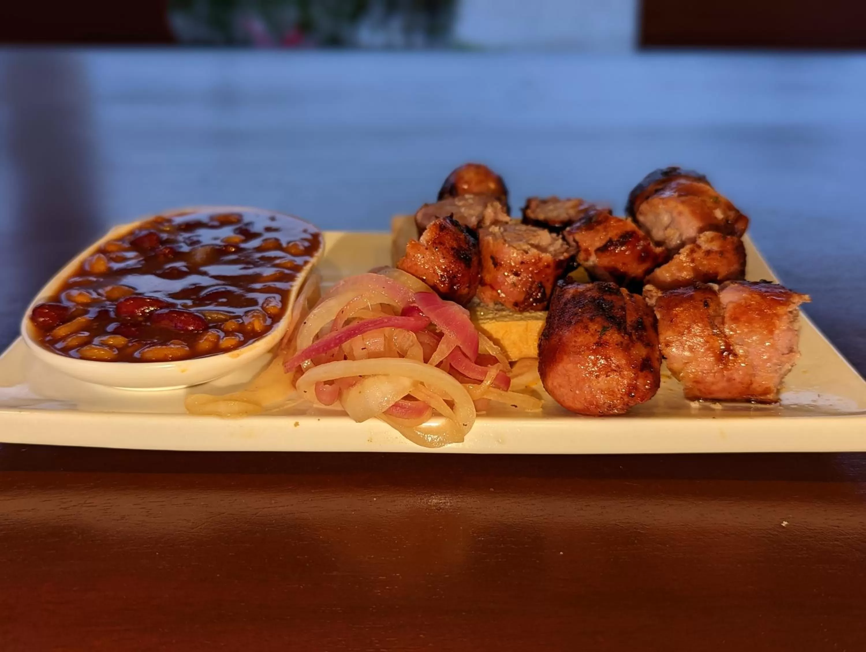 Restaurant/places to eat in KoKo Palm Inn LTD