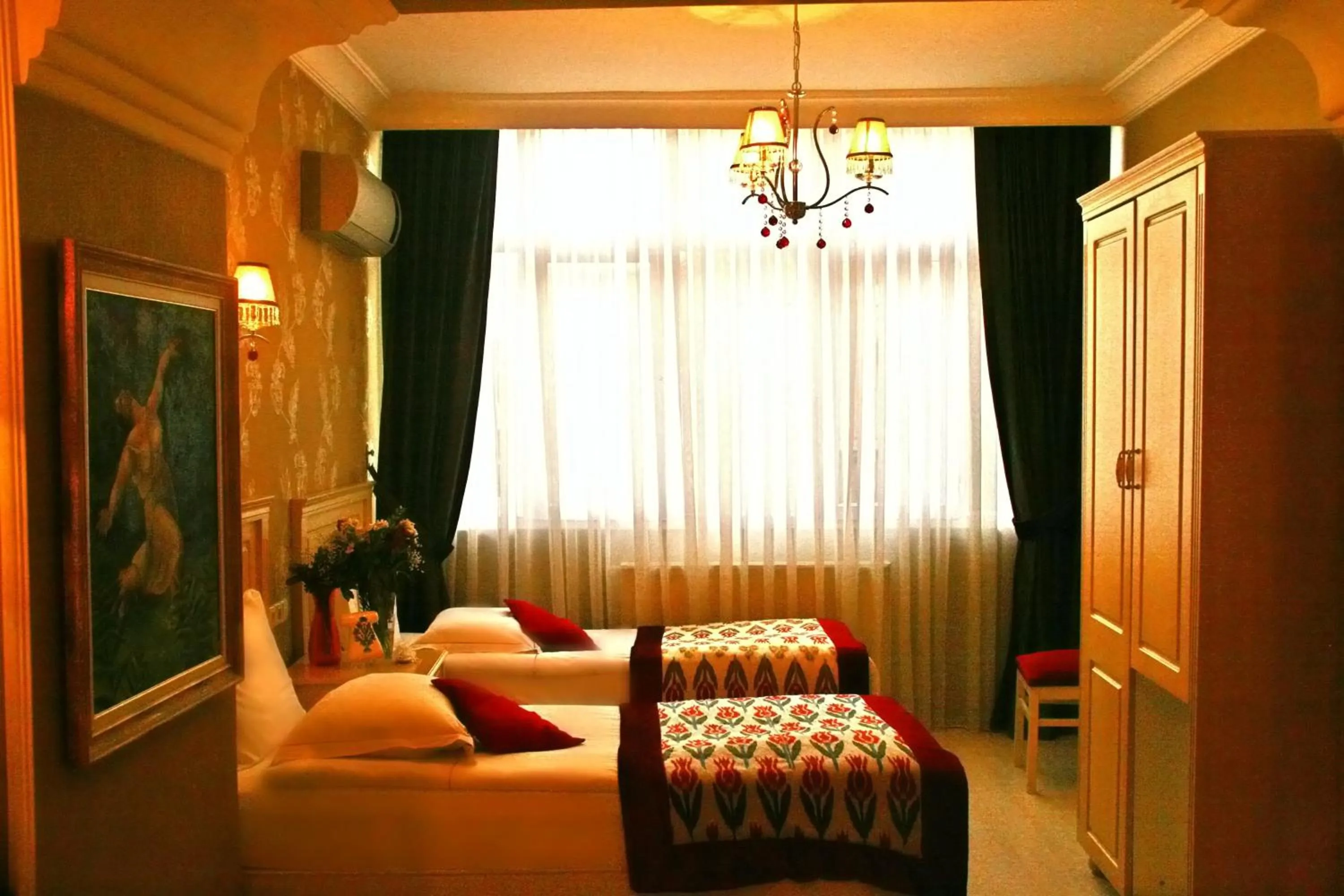 Bedroom in Divas Hotel