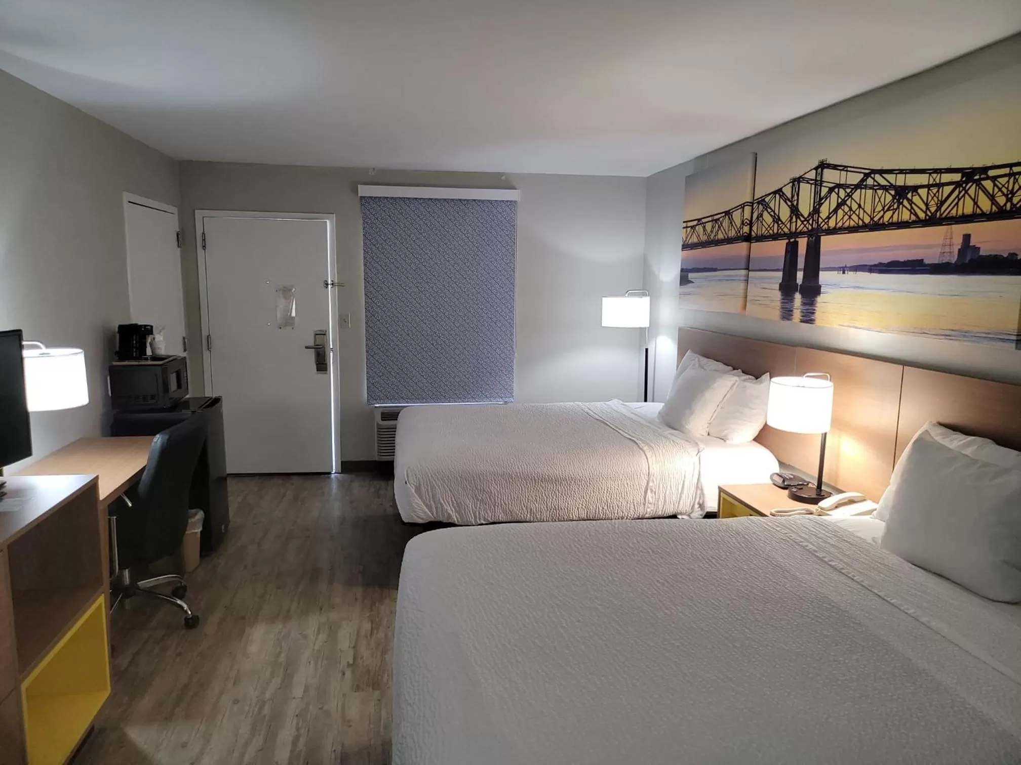 Bed in Days Inn by Wyndham Biscoe