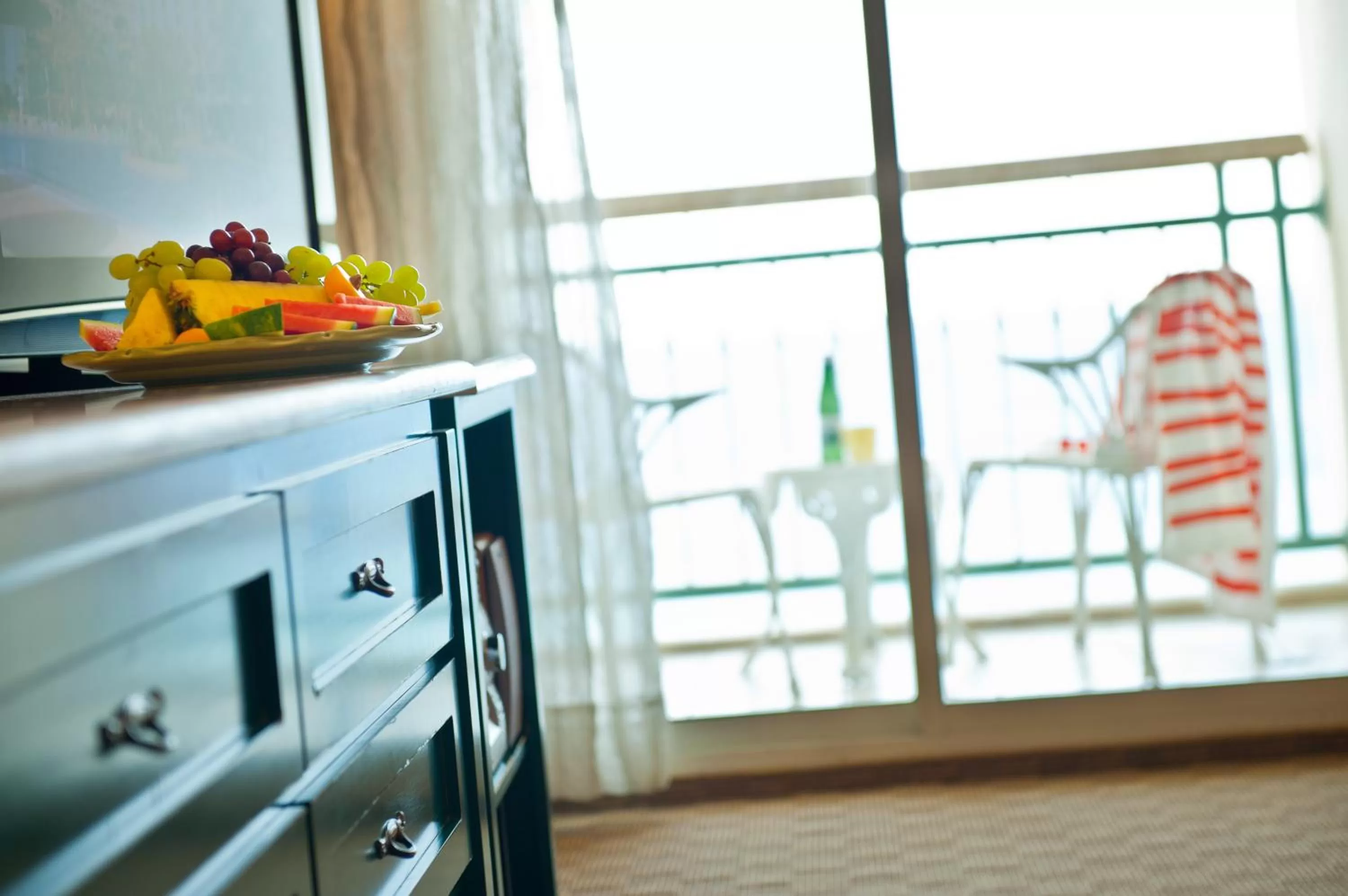 Living room in Herods Vitalis Spa Hotel Eilat a Premium collection by Fattal Hotels