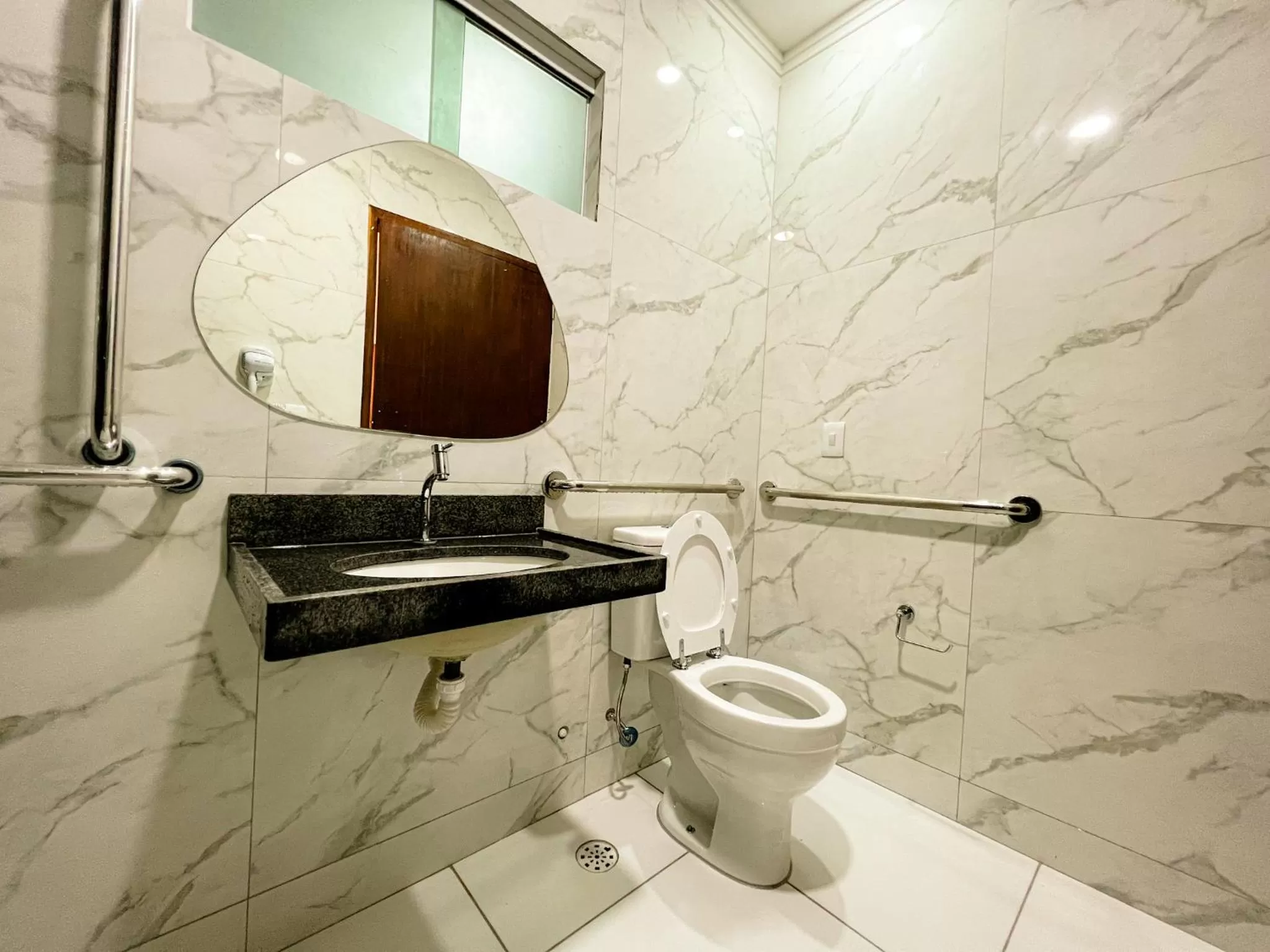 Bathroom in Pousada Marítimos