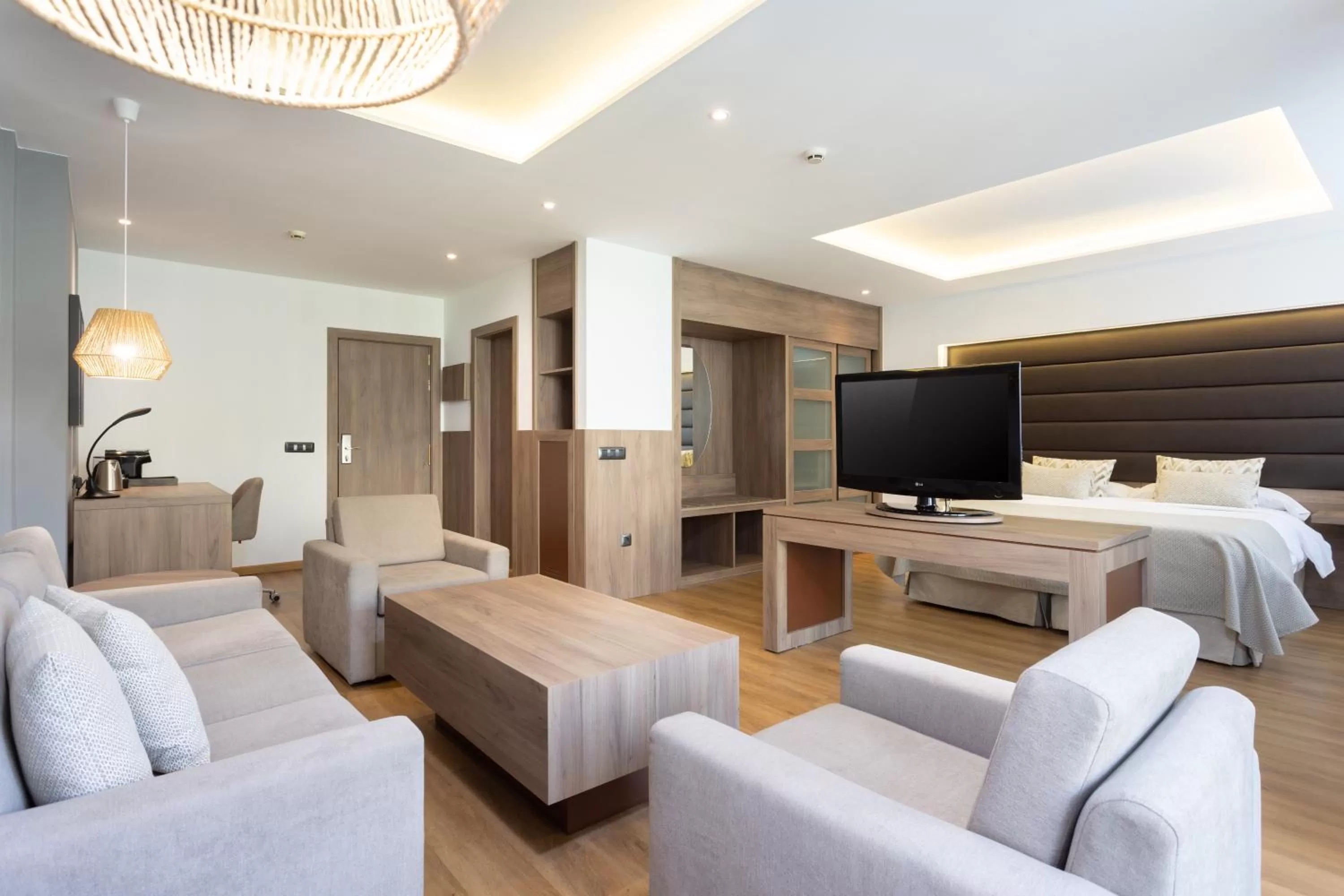 Photo of the whole room, Bed in Hotel Colon Rambla