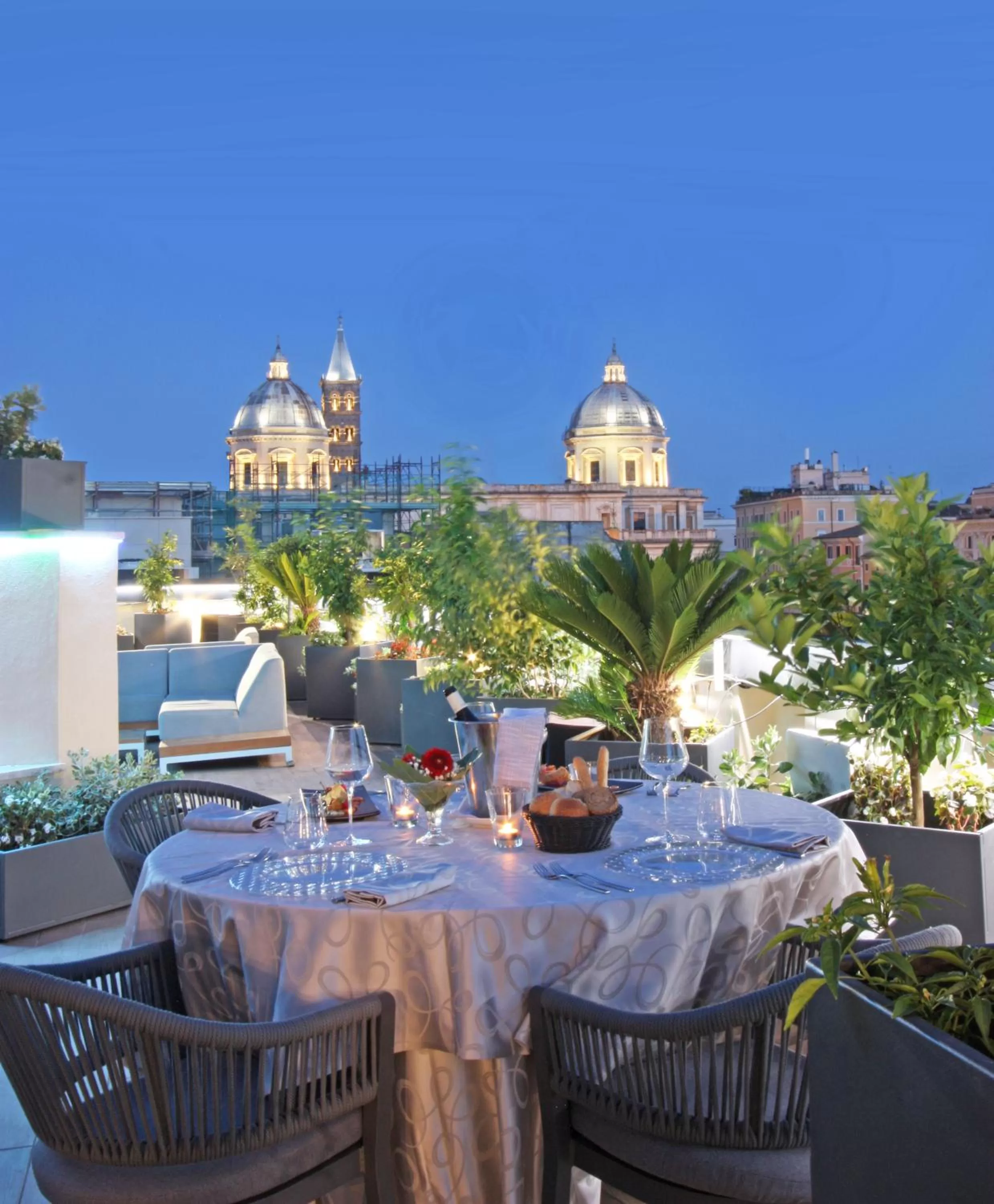 Restaurant/places to eat in The Hive Hotel