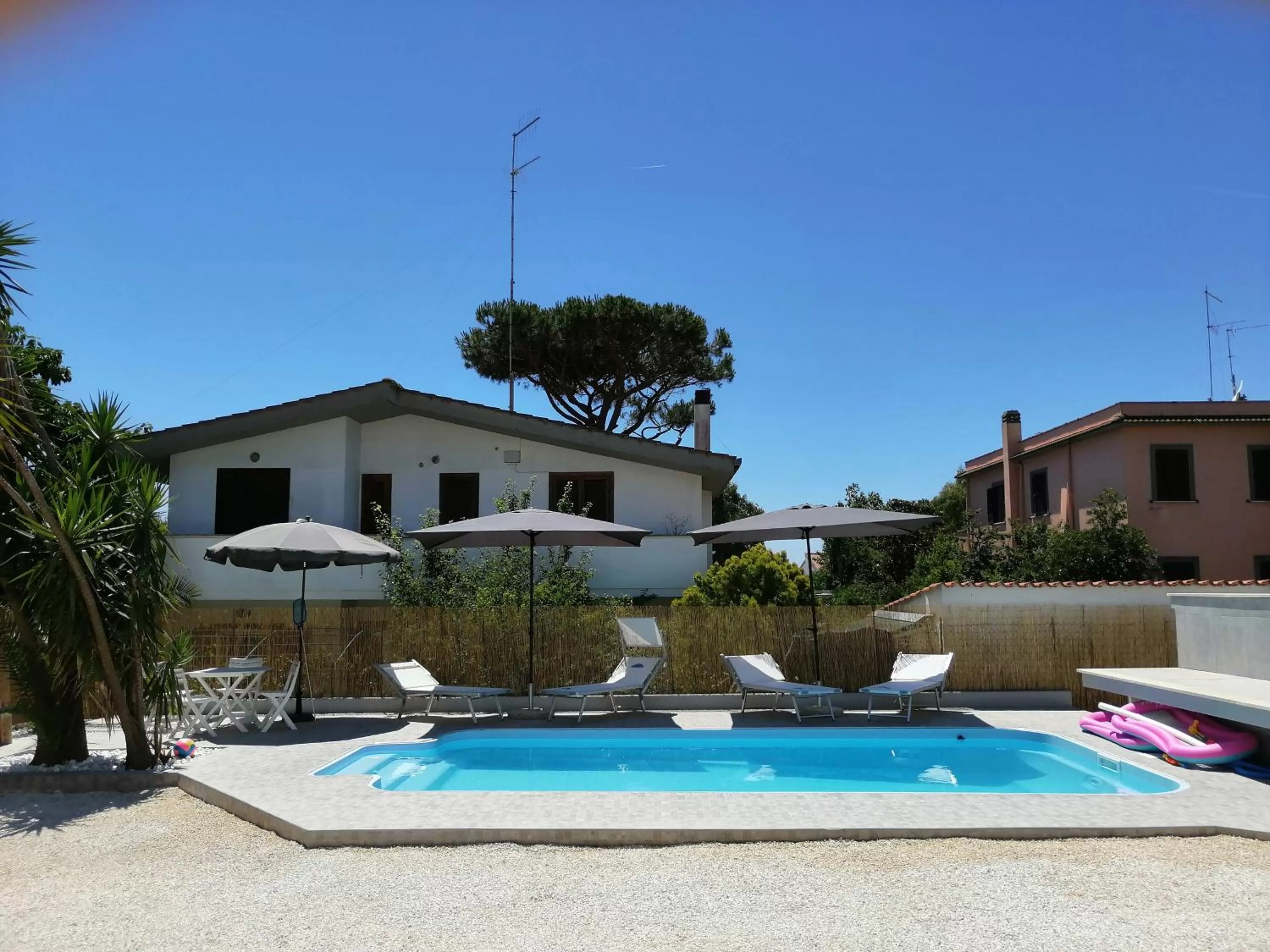 Property building in Villa Kinga