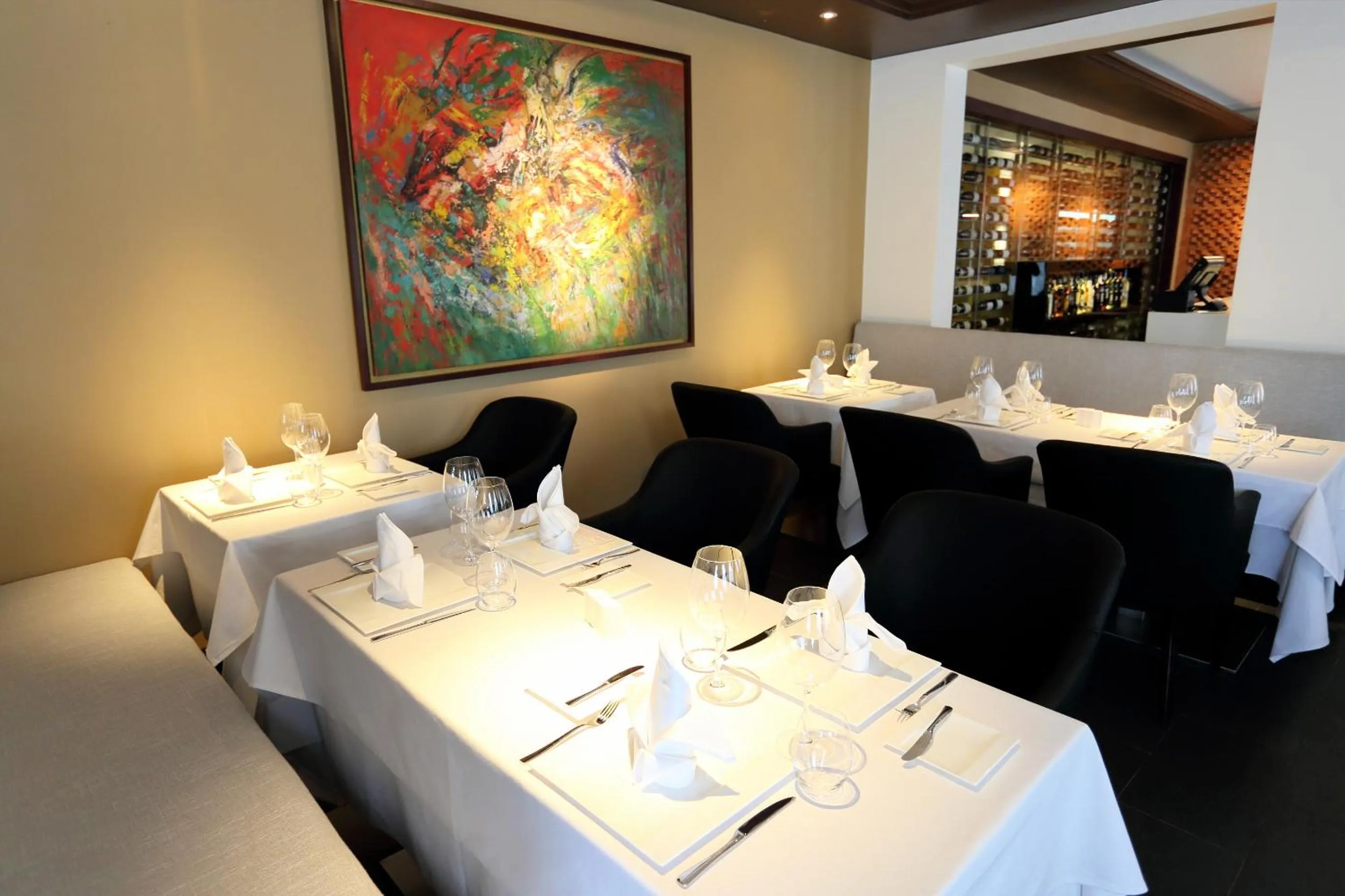 Restaurant/places to eat in Arunreas Hotel