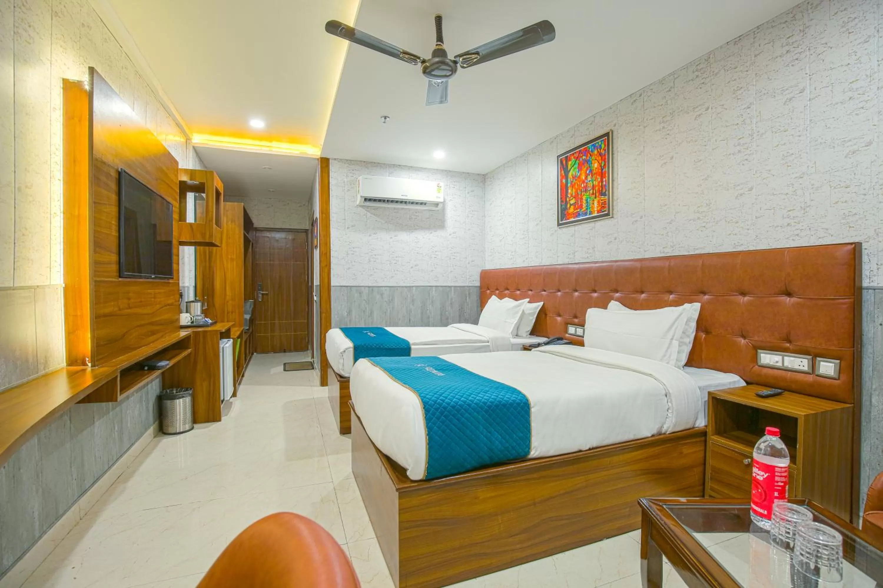 Bedroom, Bed in RONTA WORLD HOTELS