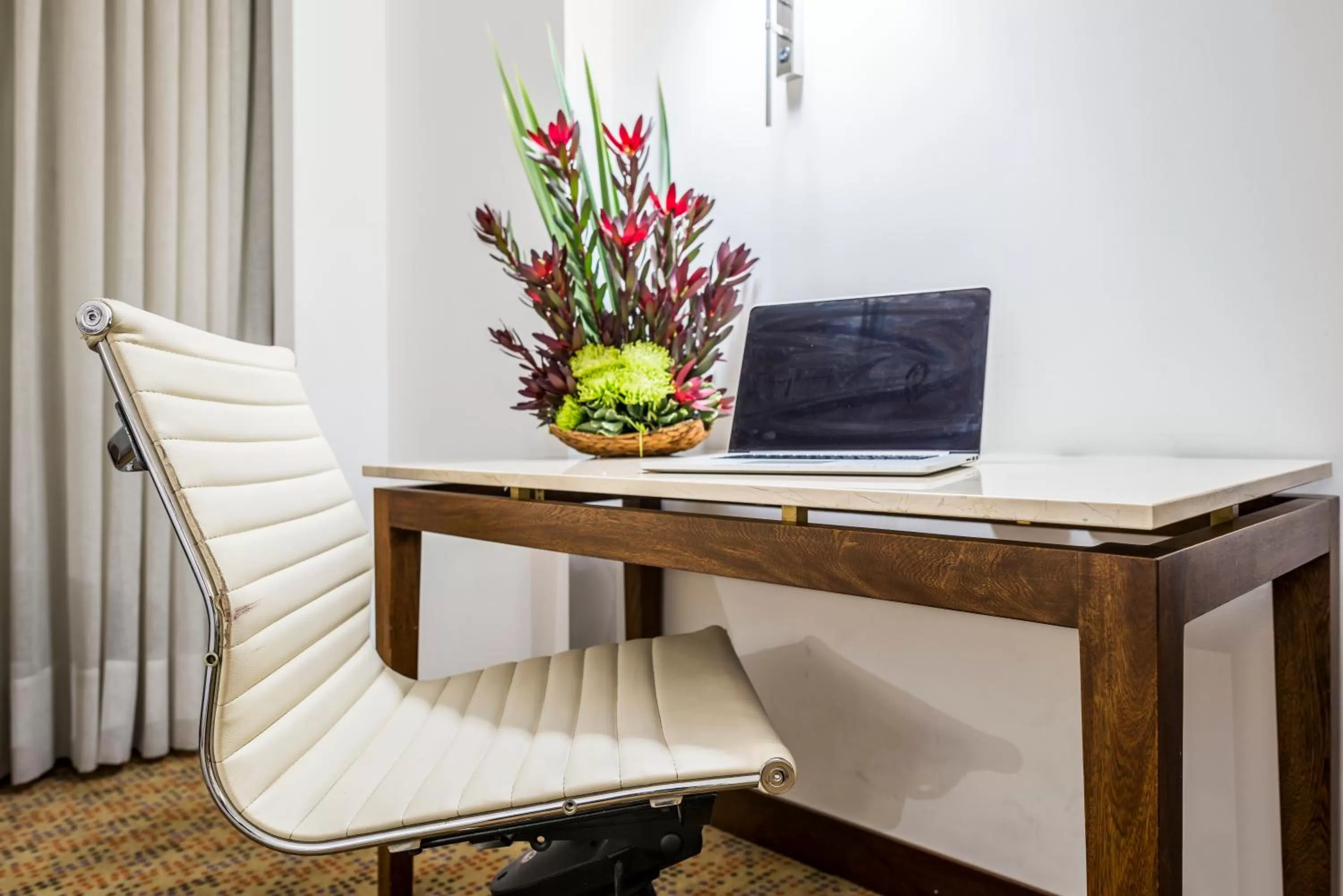 hair dresser in Hotel Chico 97 By OxoHotel