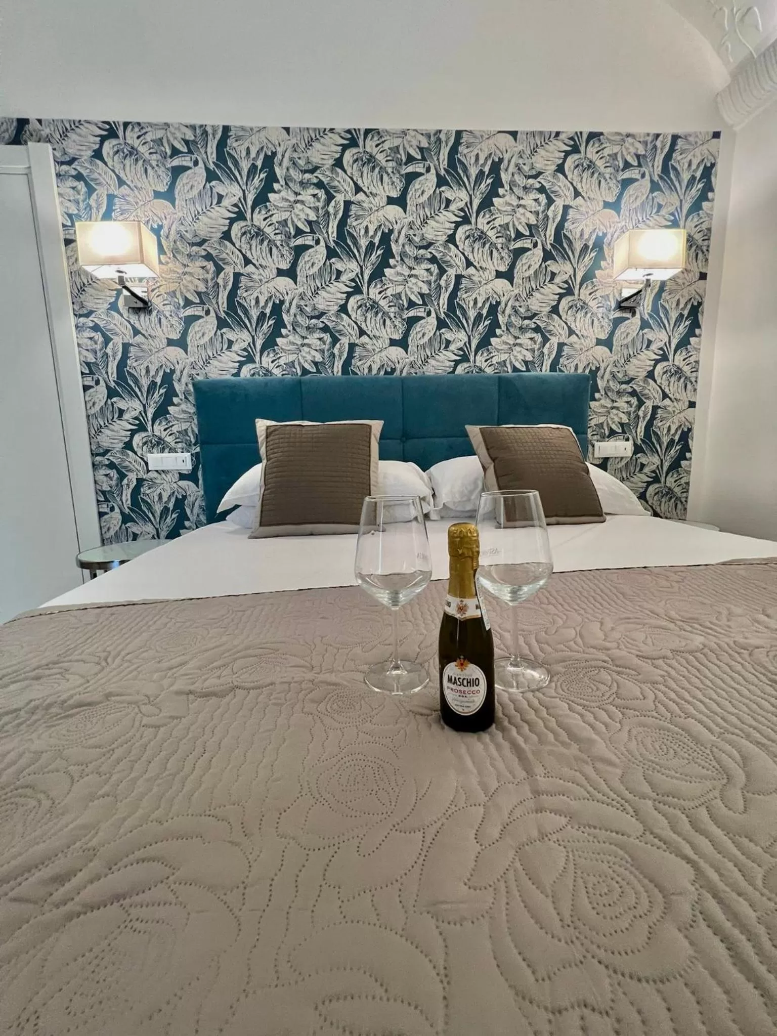 Bed in Relais Roma Vaticano - METRO station Ottaviano