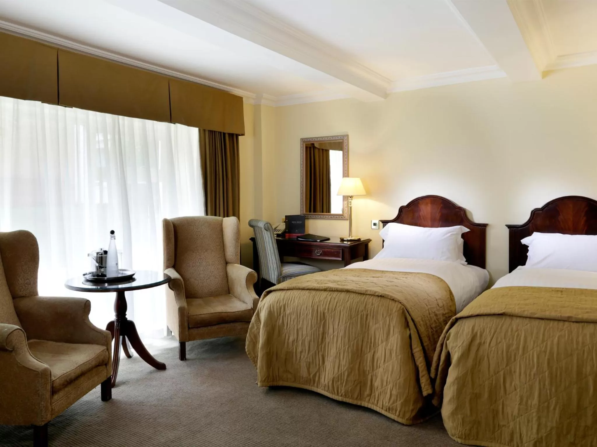 Photo of the whole room, Bed in Macdonald Alveston Manor Hotel & Spa