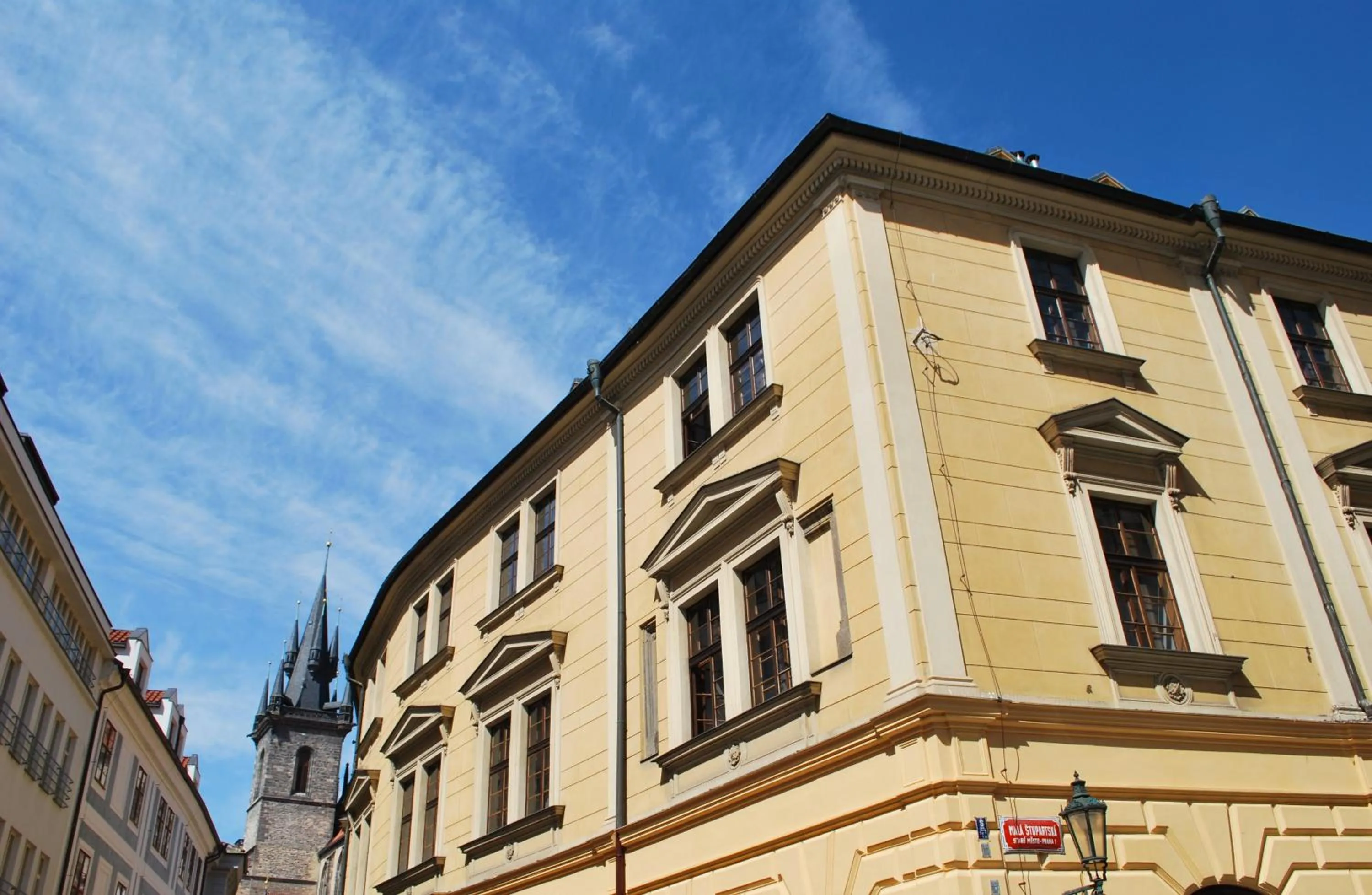 Property building in Hotel Metamorphis