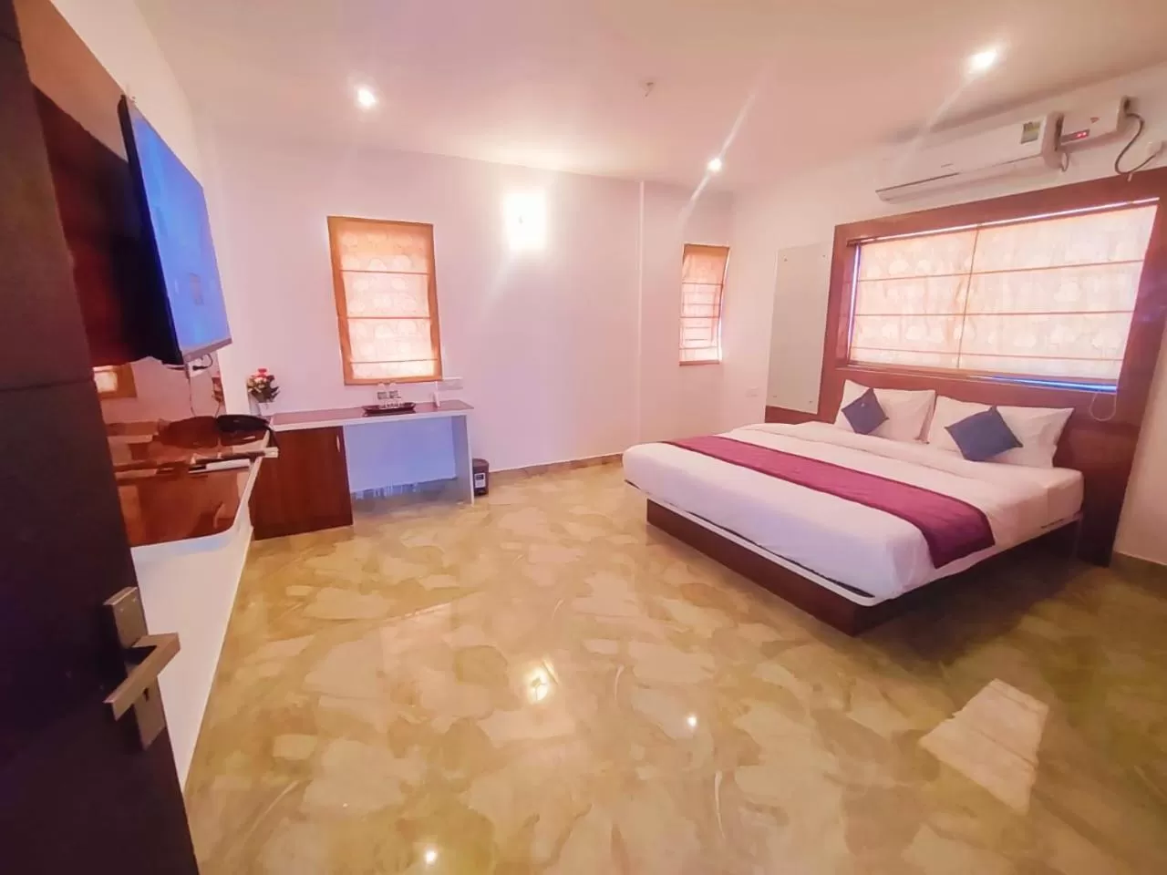 Bed in Keerthis Royal Suites - Hotel Near Kempegowda International Airport