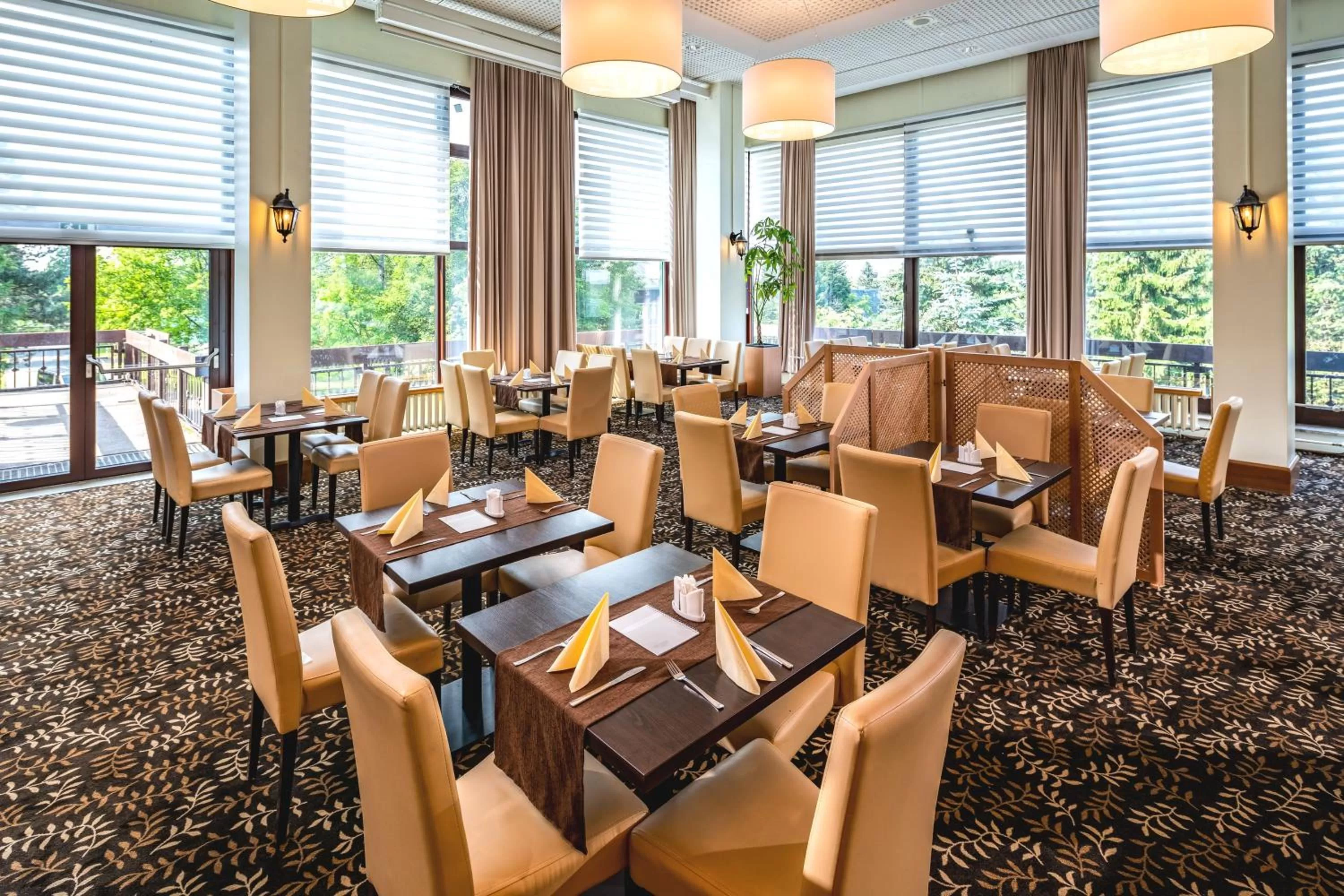 Restaurant/places to eat in AHORN Waldhotel Altenberg