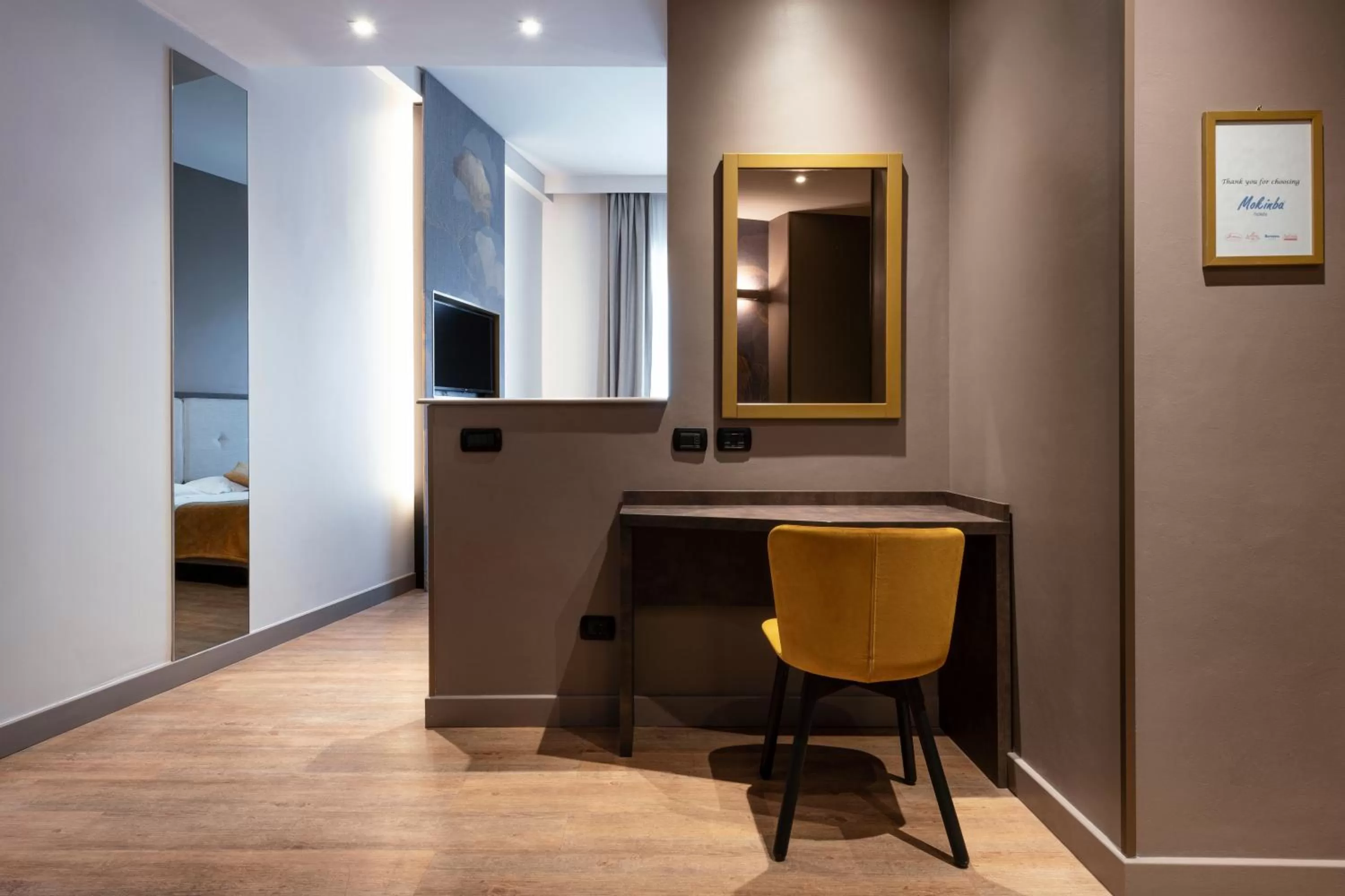 hair dresser in Mokinba Hotels King