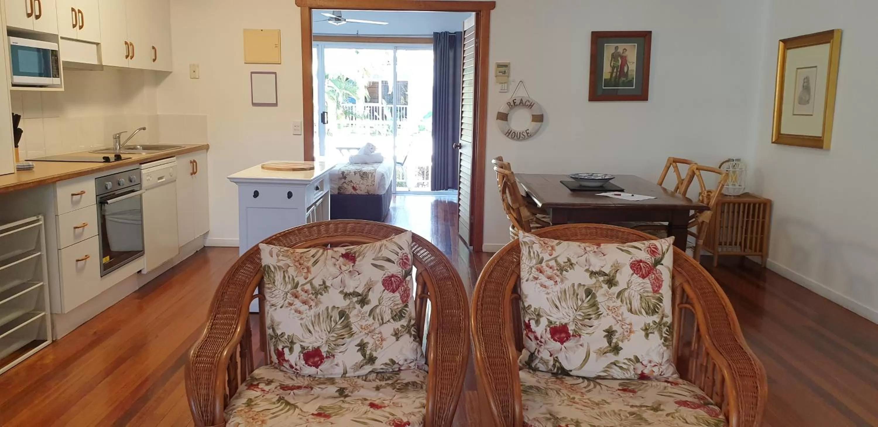 Kitchen or kitchenette in South Pacific Resort & Spa Noosa